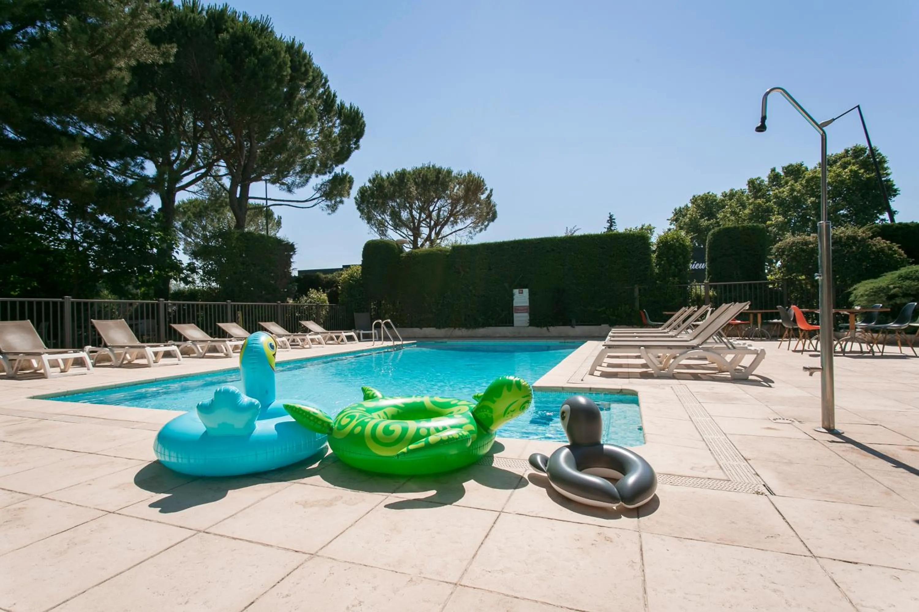 Swimming pool in ibis Avignon Sud