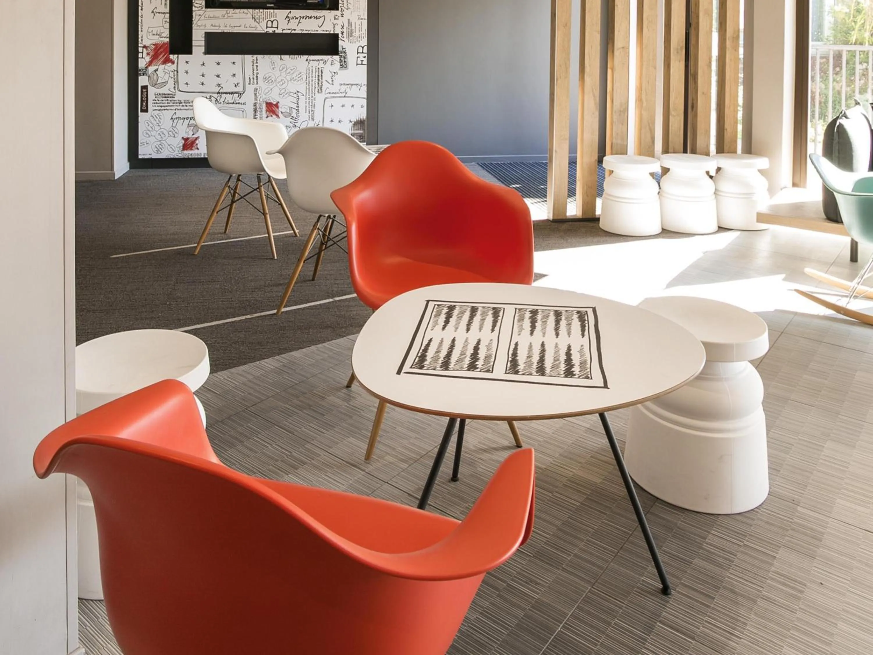 Lounge or bar in ibis Avignon Sud