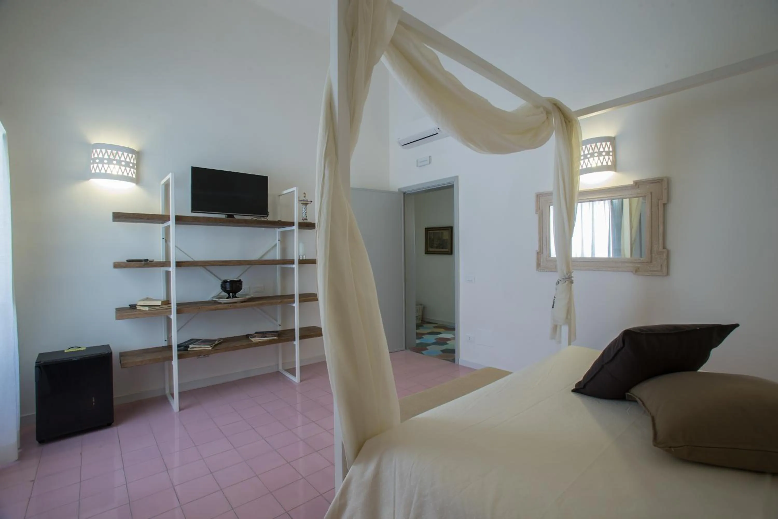 Photo of the whole room, Bed in Li Pappi Antico Casale