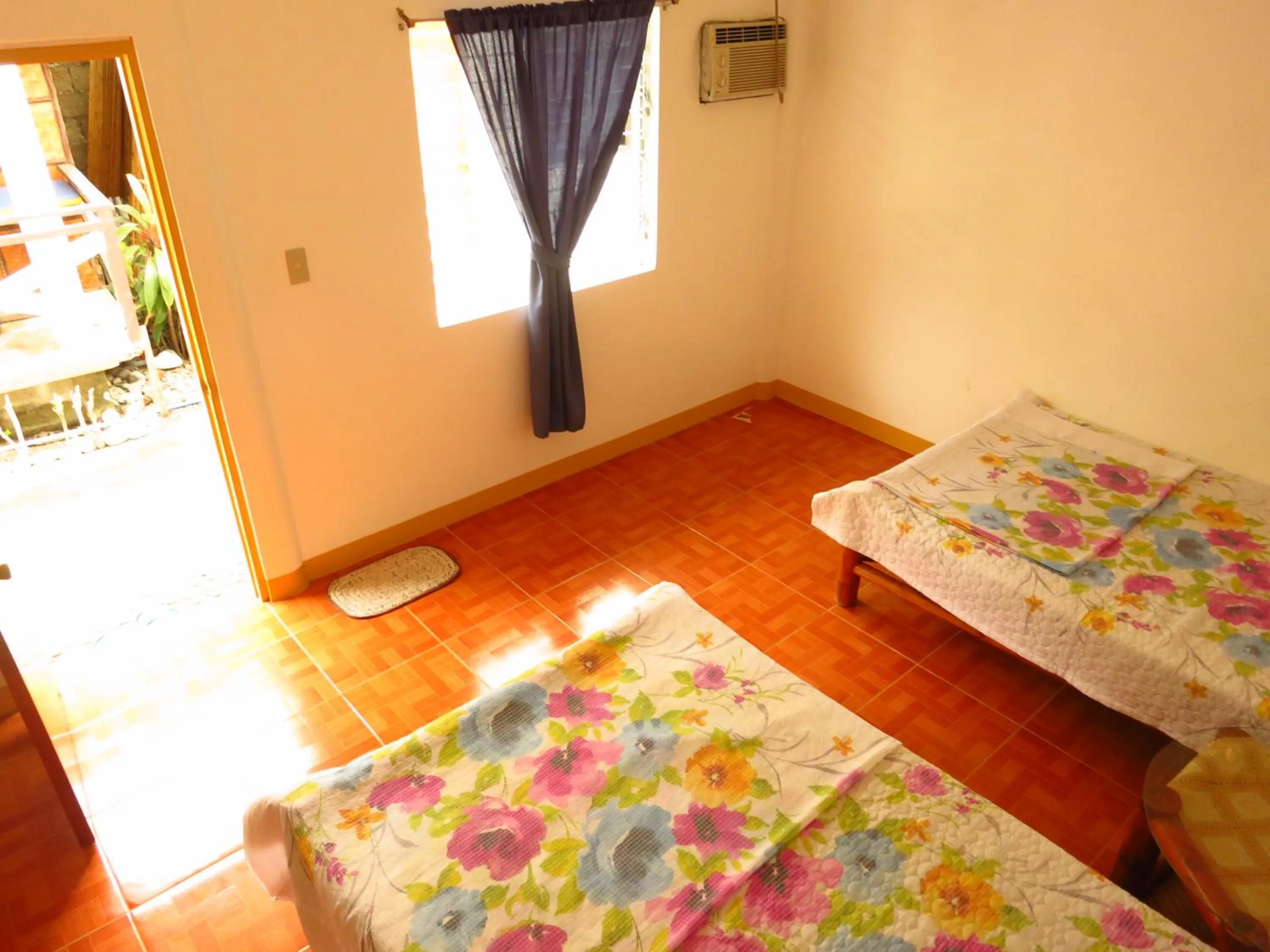 Bed in Anilao Scuba Dive Center (ASDC)