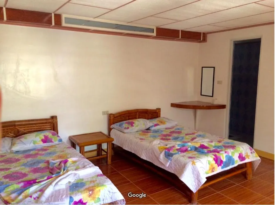 Bed in Anilao Scuba Dive Center (ASDC)