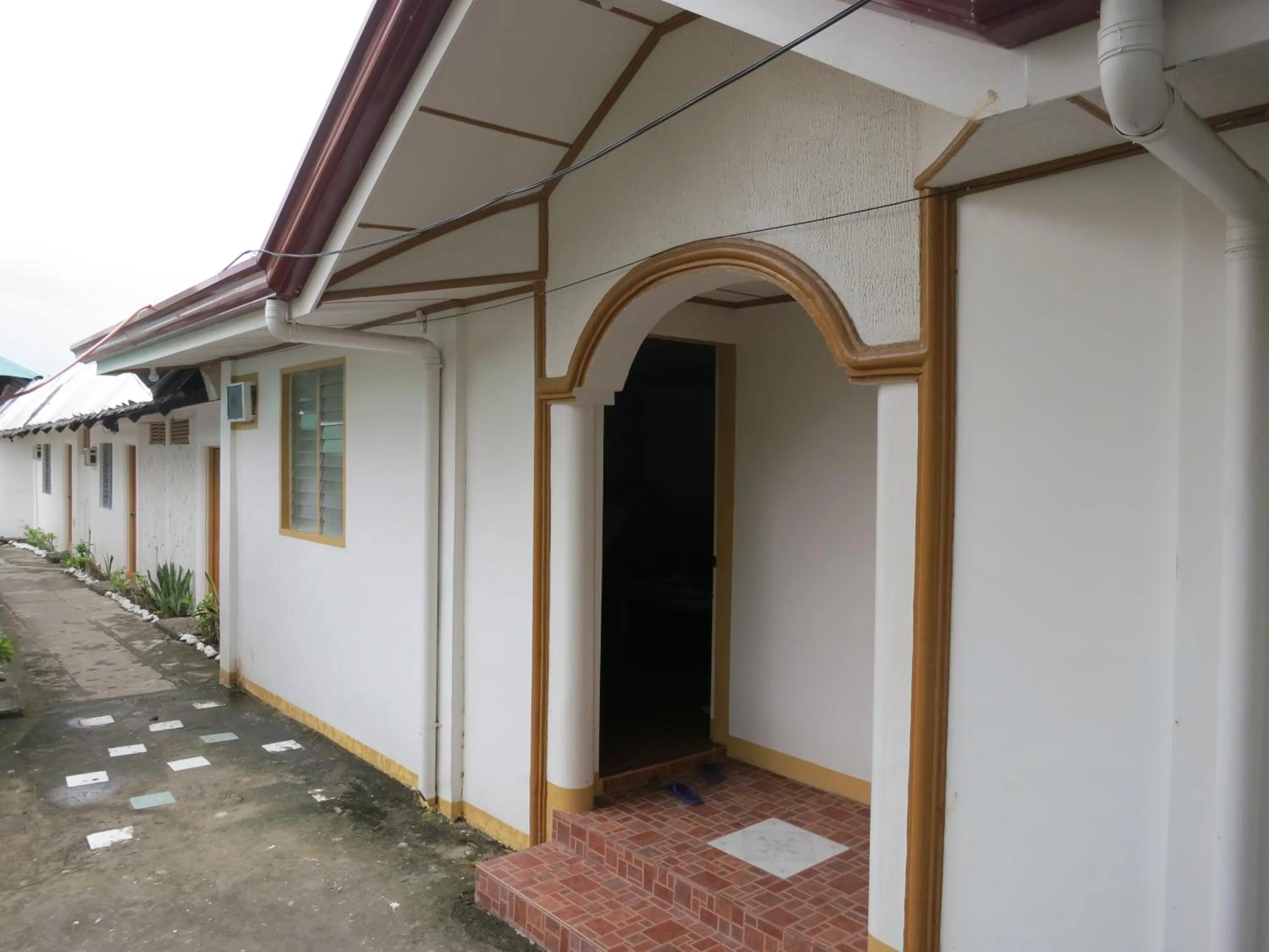 Bed in Anilao Scuba Dive Center (ASDC)