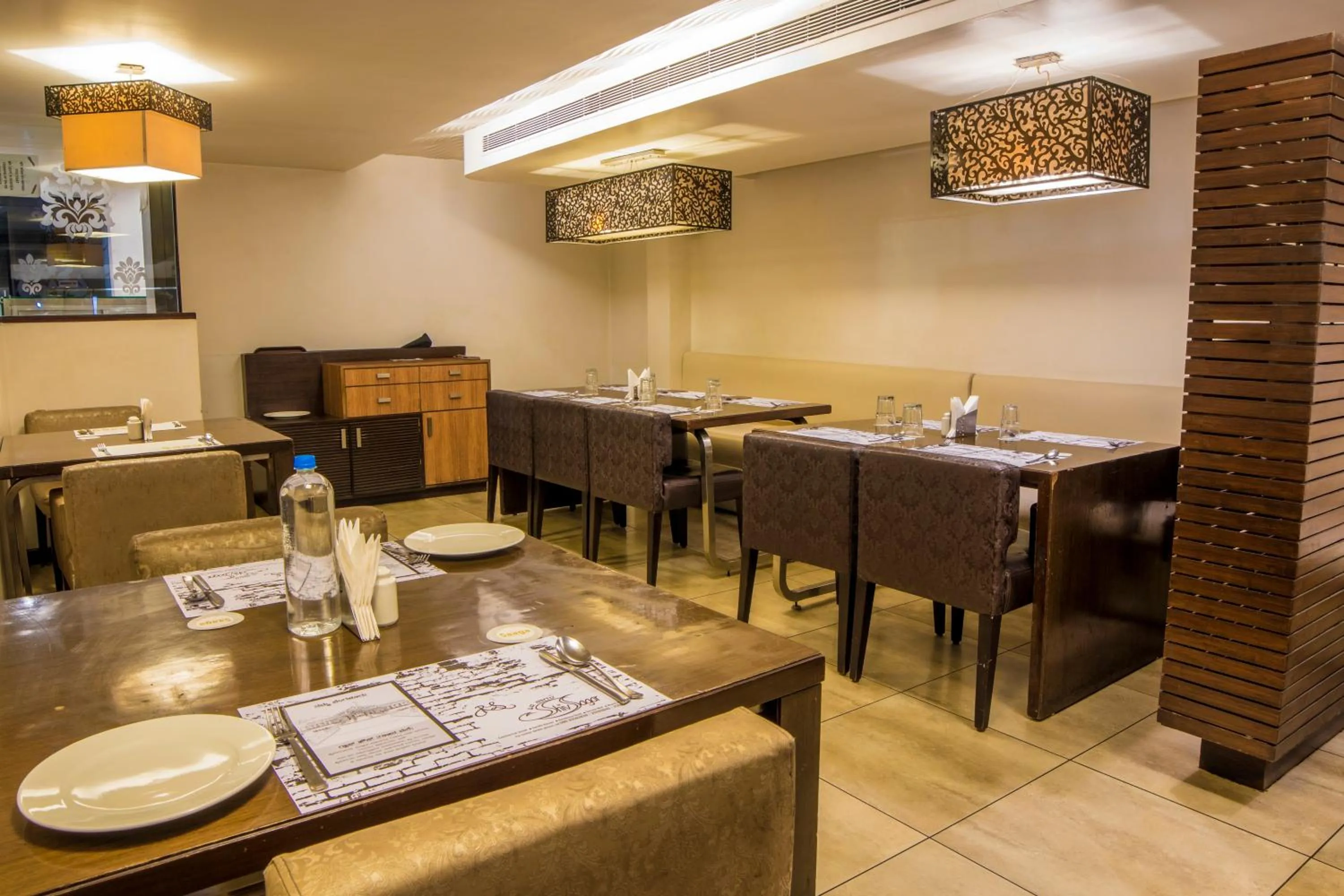 Lounge or bar in The Royale Senate, Hebbal, Bengaluru