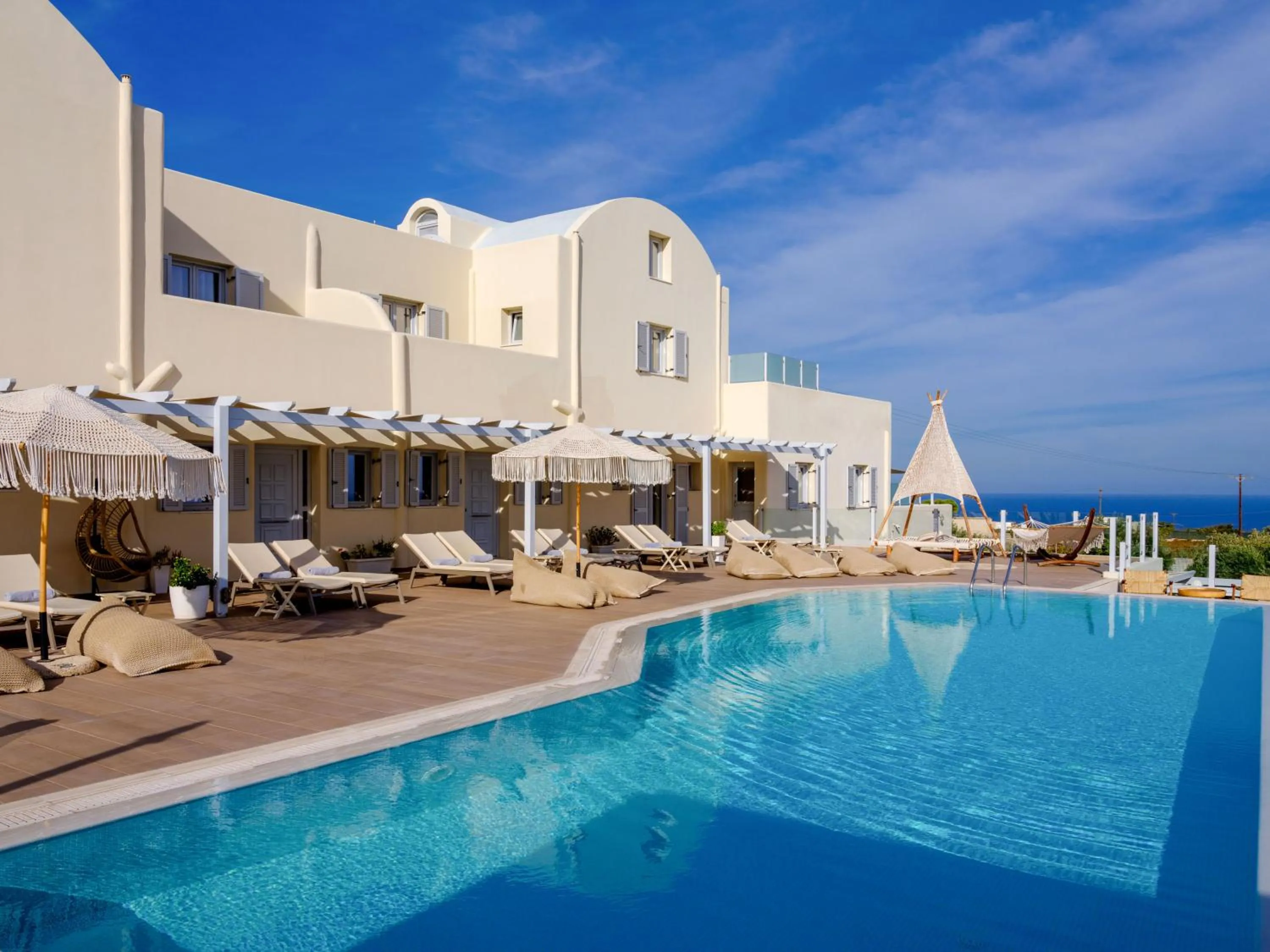 Swimming pool in Aliter Suites