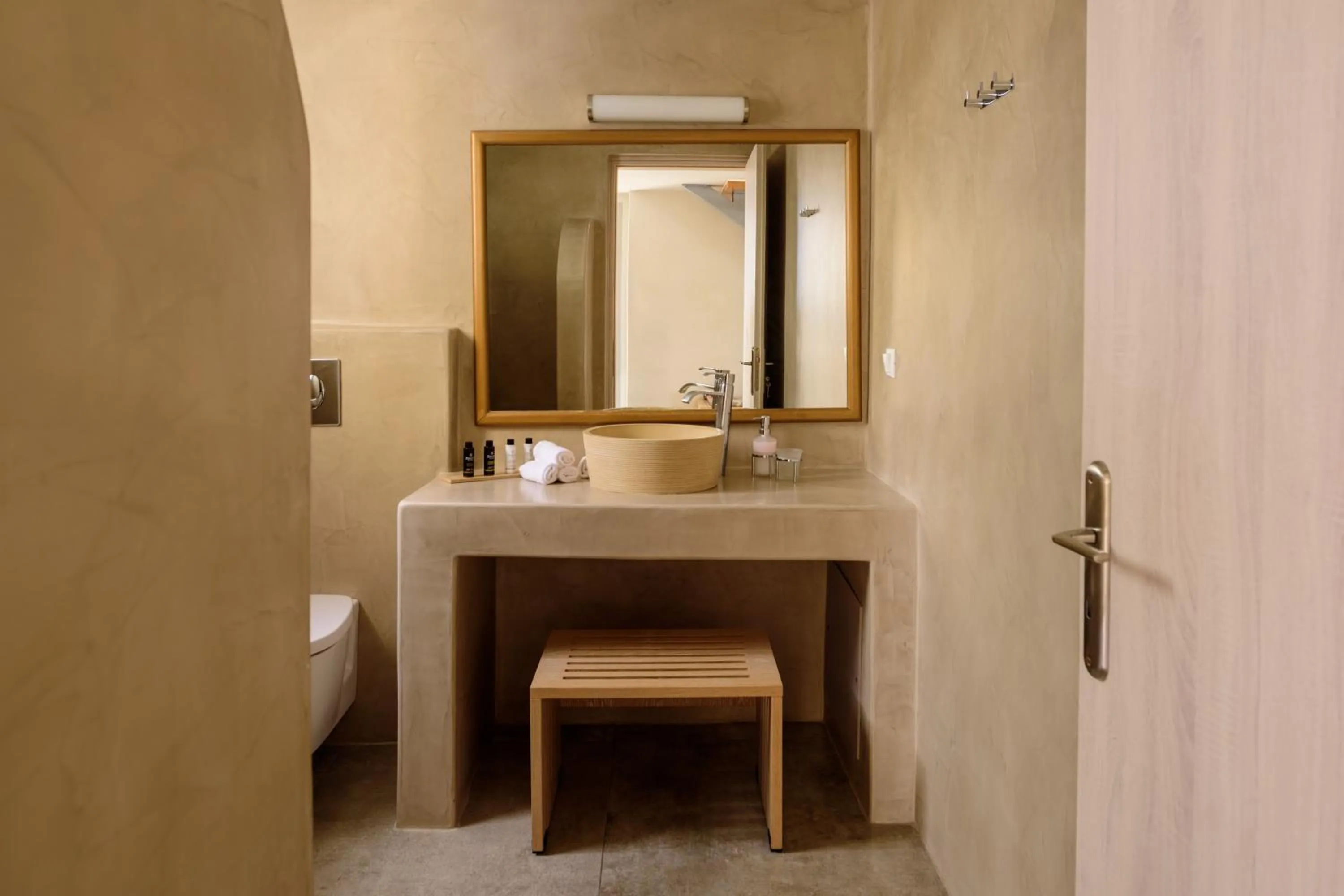 Bathroom in Aliter Suites