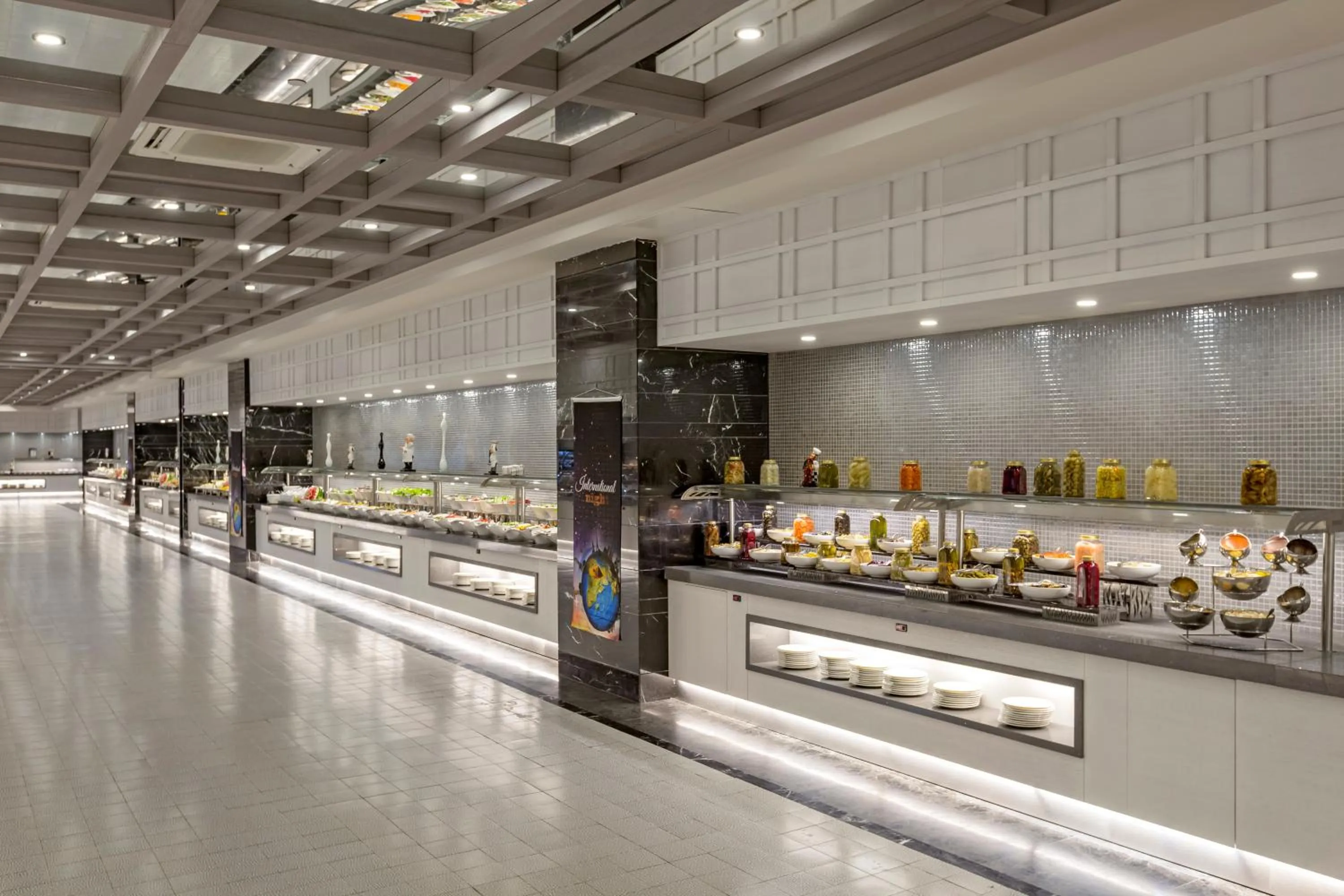 Food and drinks in Royal Seginus