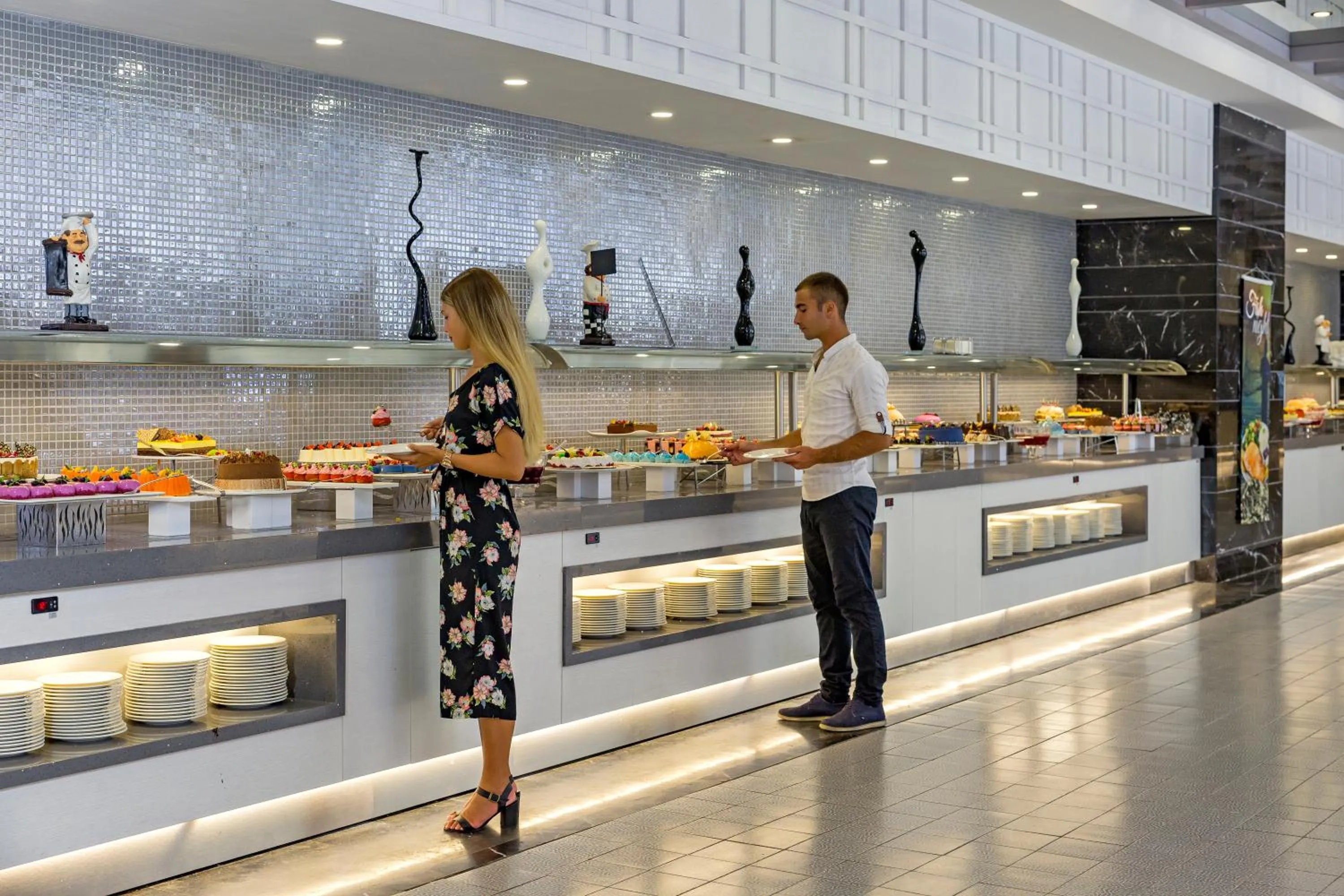 Restaurant/places to eat in Royal Seginus