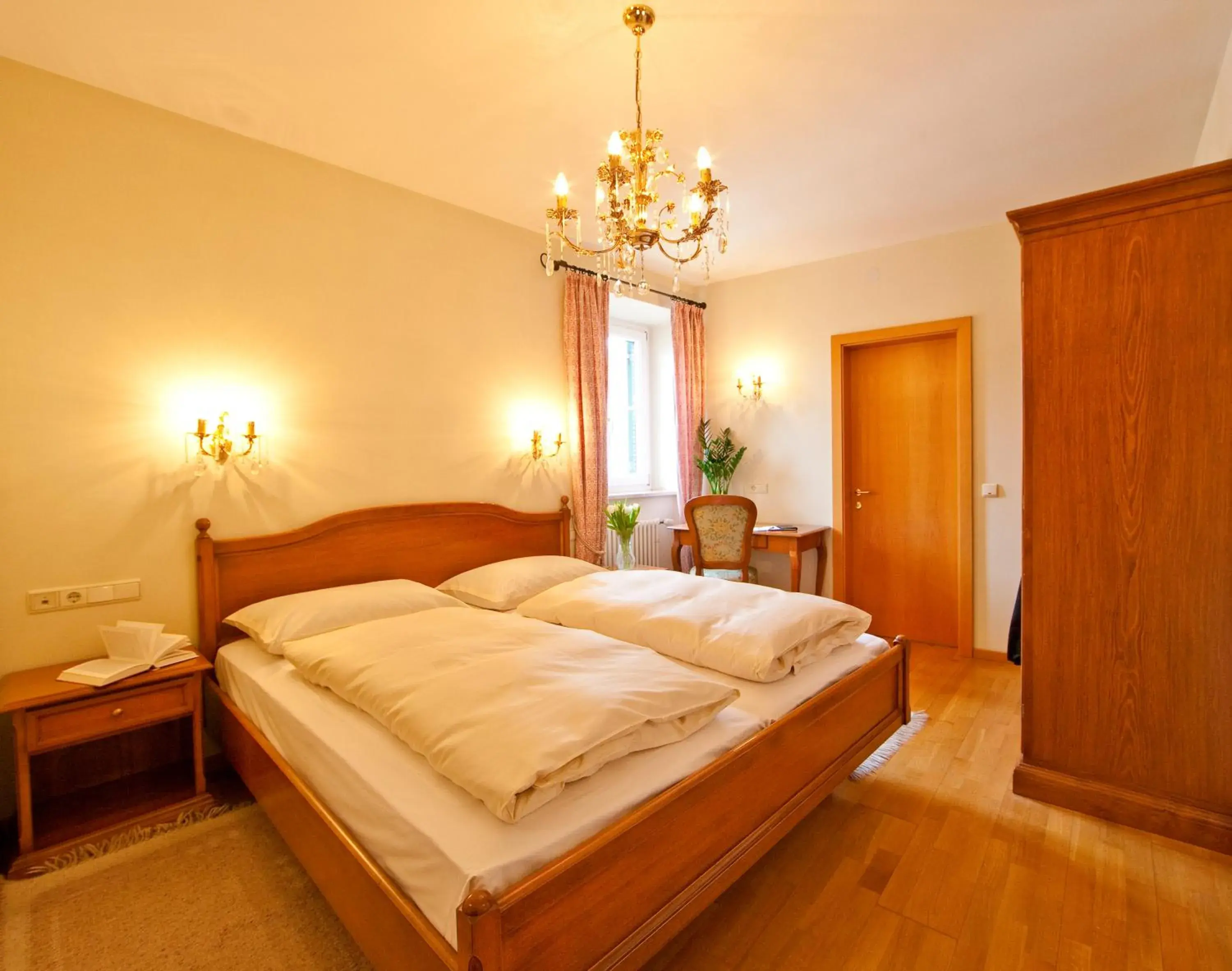 Small Double Room Annex in Hotel Elefant Small Double Room Annex in Hotel Elefant