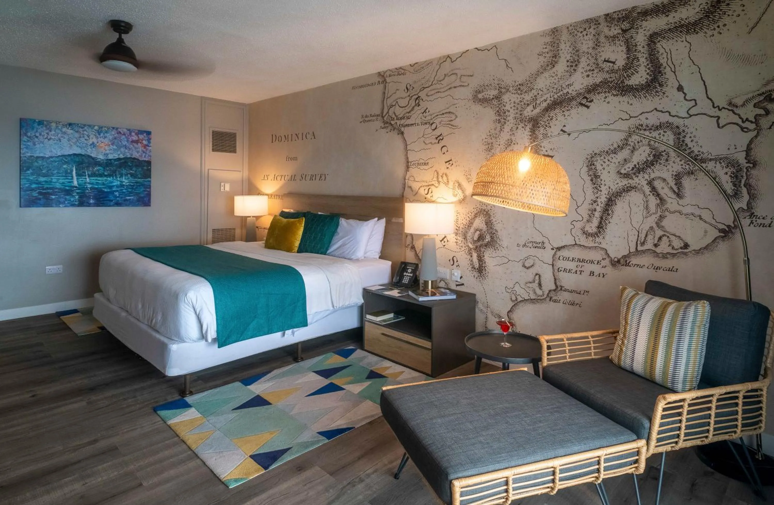 Seating area, Bed in Fort Young Hotel