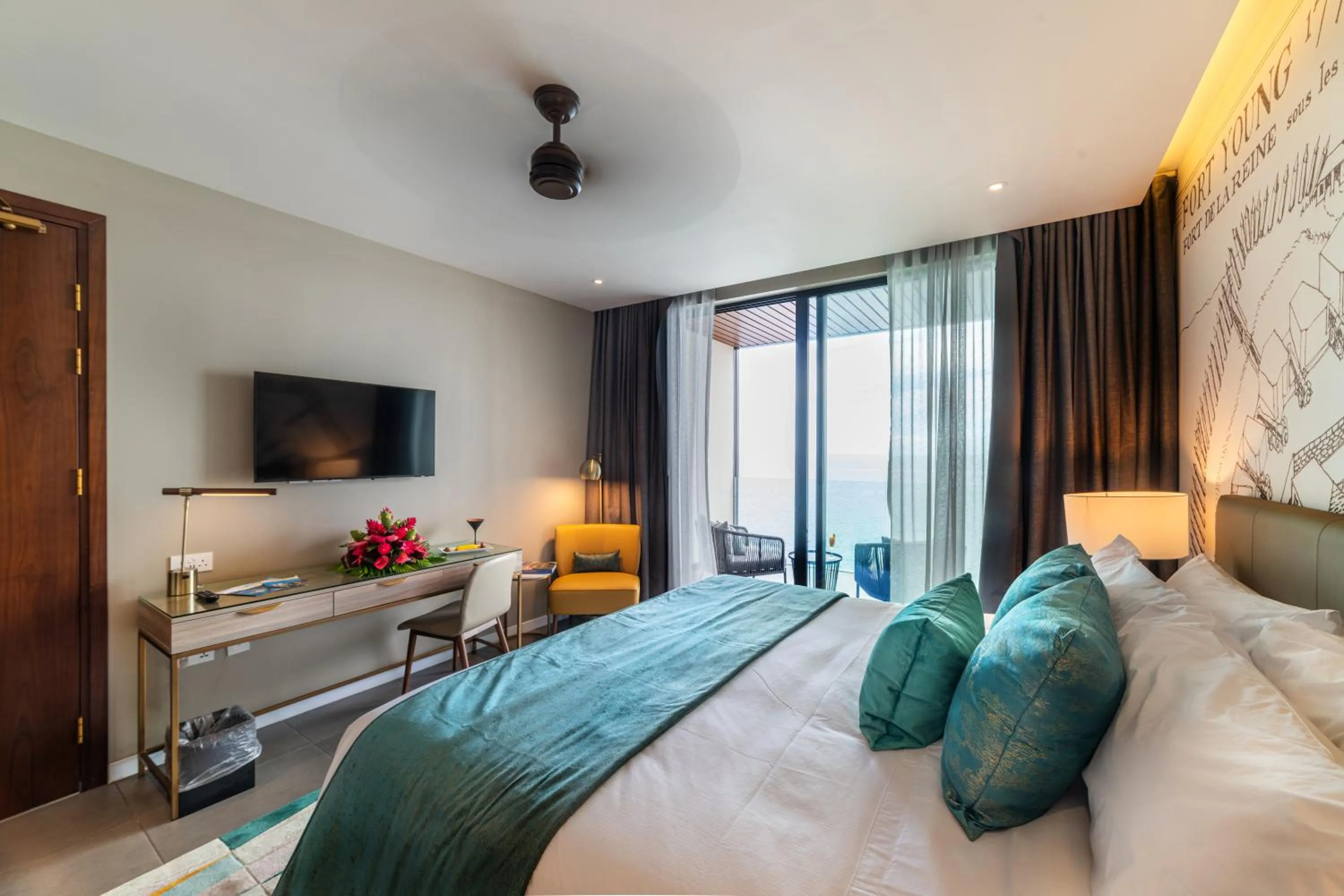 Bedroom, Bed in Fort Young Hotel