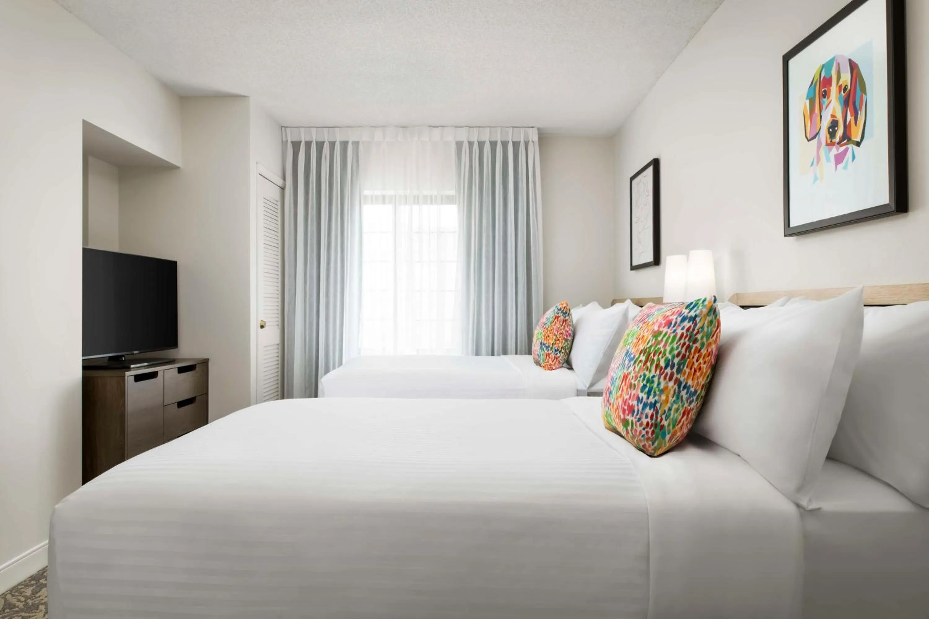 Photo of the whole room, Bed in Sonesta ES Suites Toronto Markham