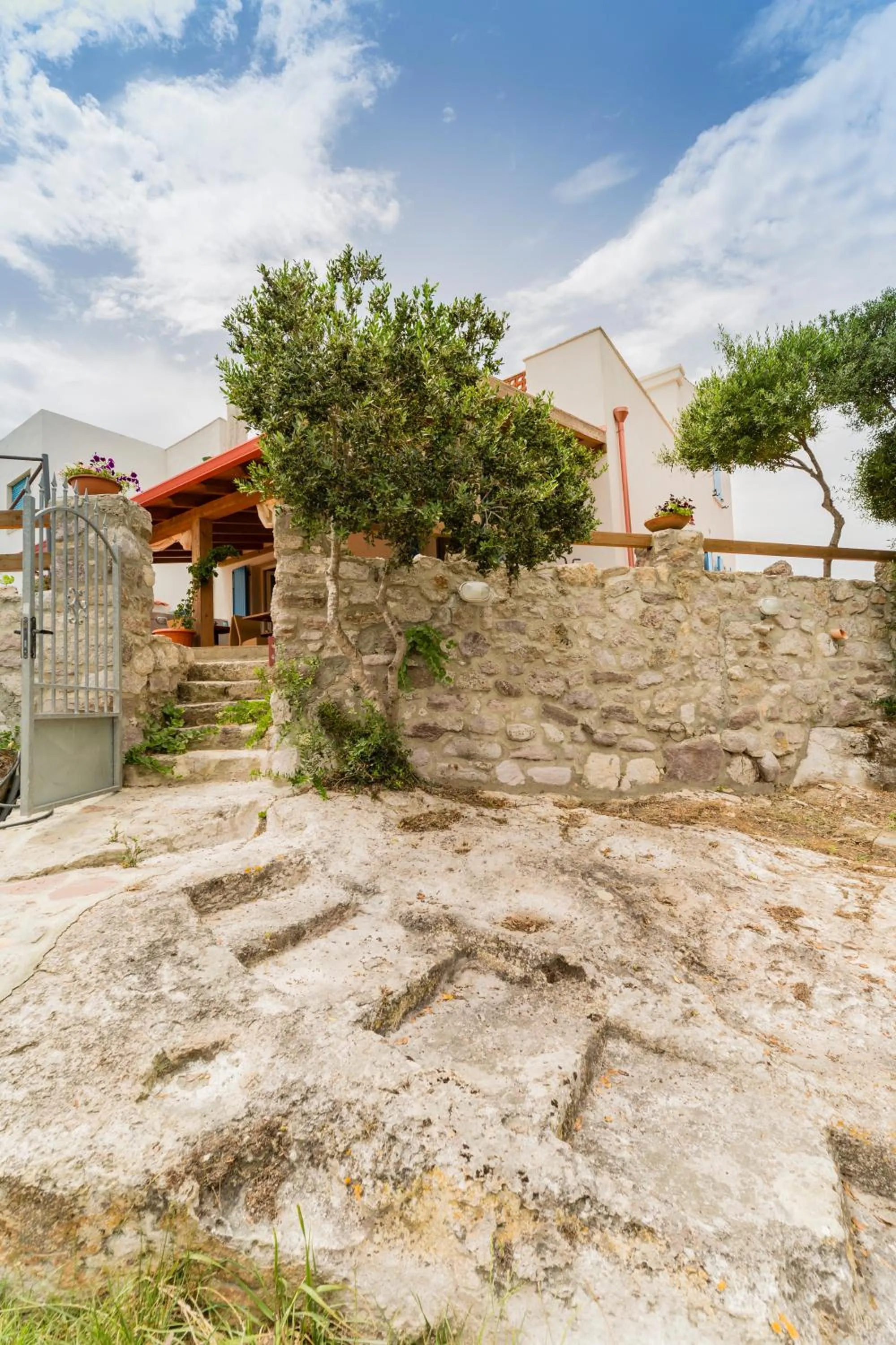 Property building in Villa Brigida