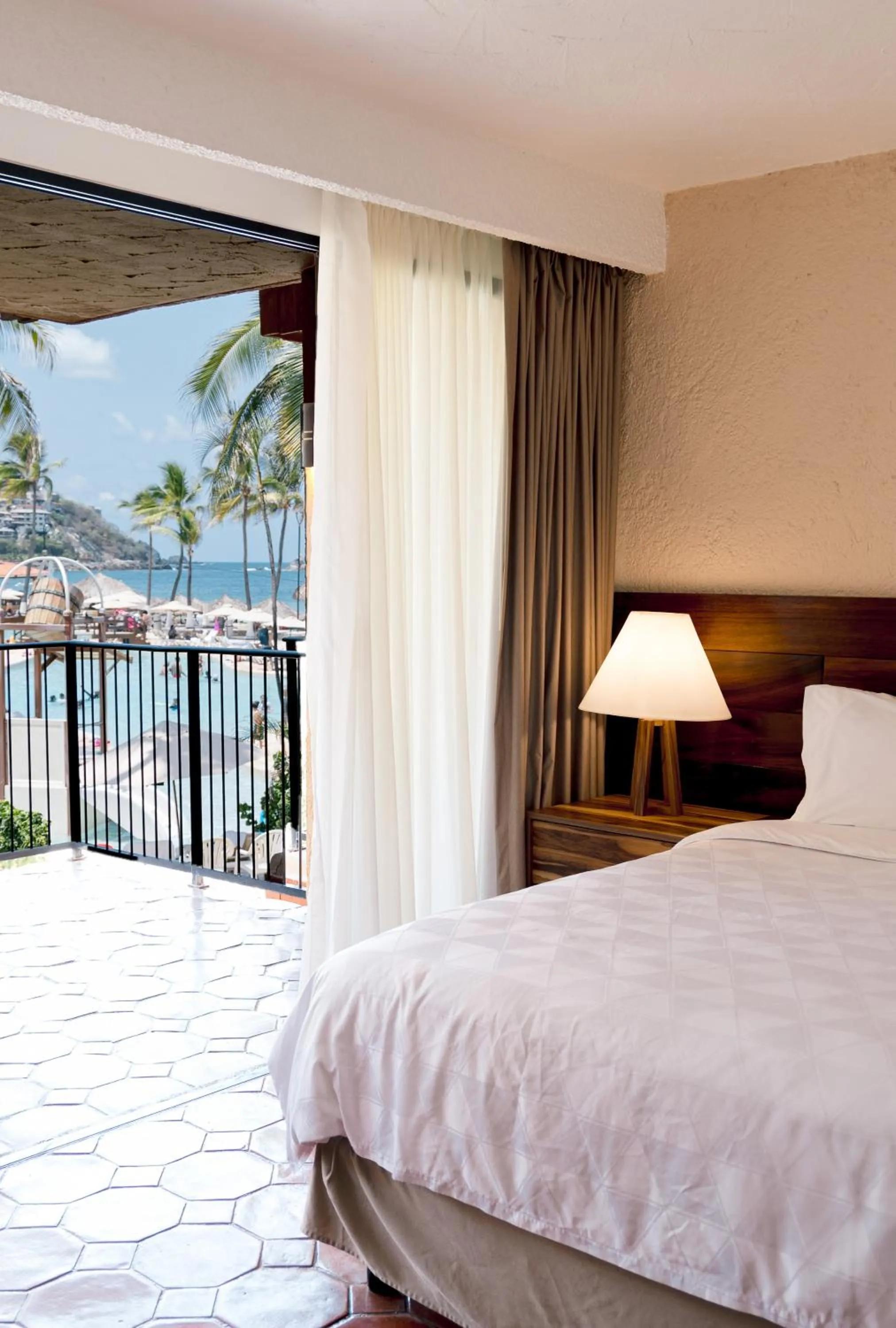 View (from property/room), Bed in Holiday Inn Resort Ixtapa All-Inclusive by IHG