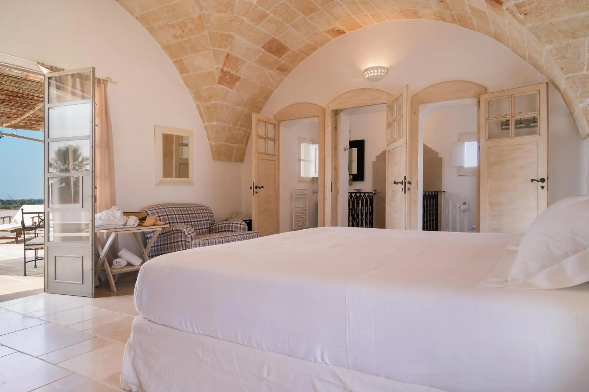 Photo of the whole room, Bed in Tenuta Mosè Charming House&Relais Gallipoli