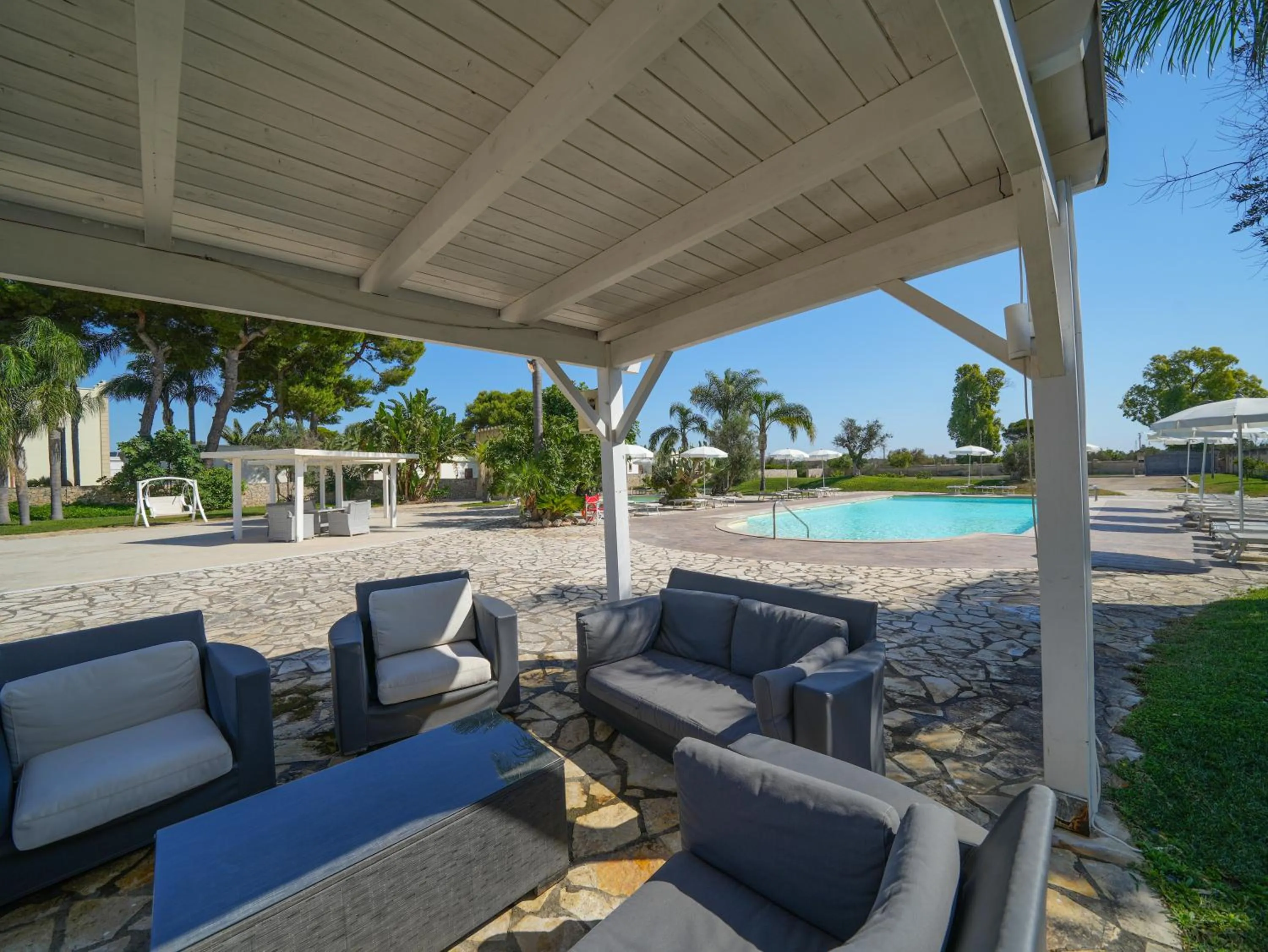 Day in Resort Villa Hermosa