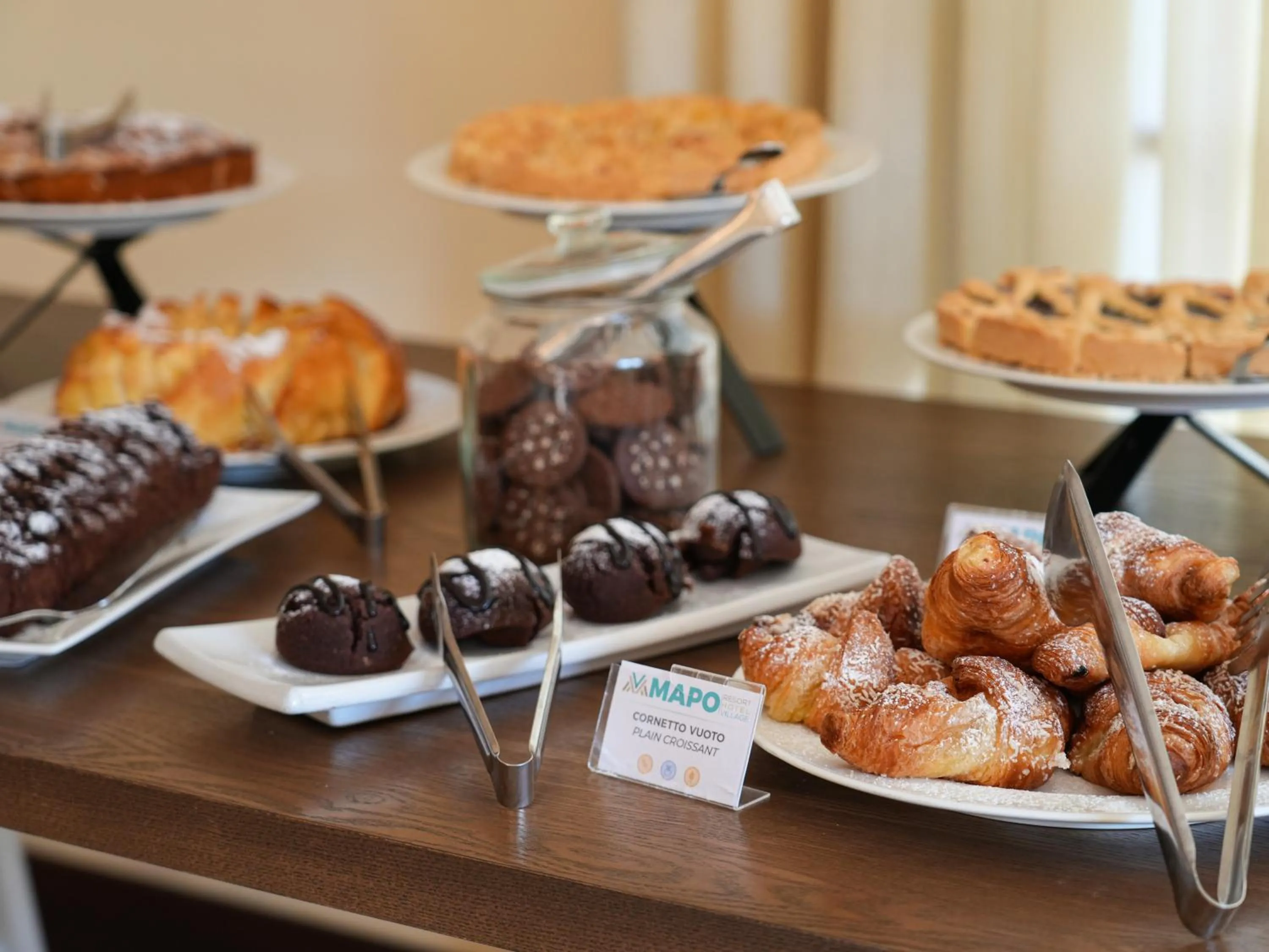 Food and drinks in Resort Villa Hermosa