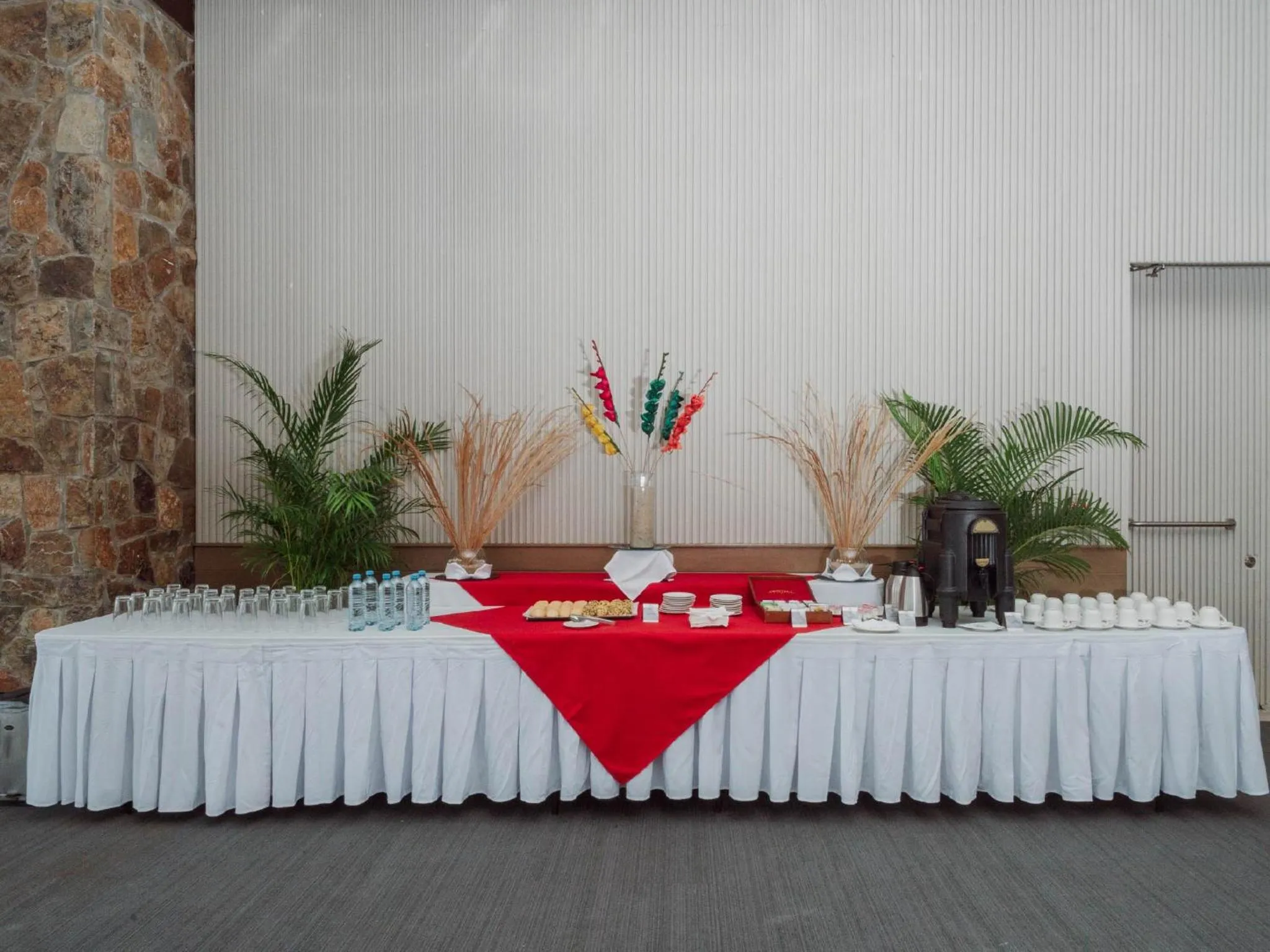 Food and drinks in HS HOTSSON Hotel Acapulco
