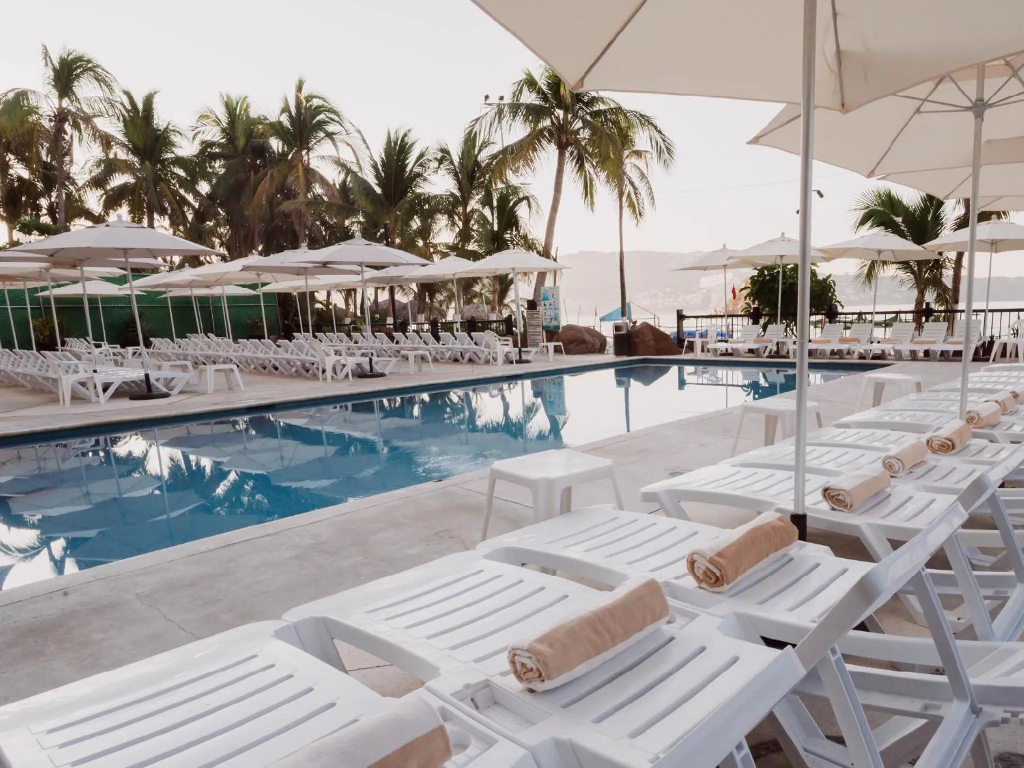 Day in HS HOTSSON Hotel Acapulco