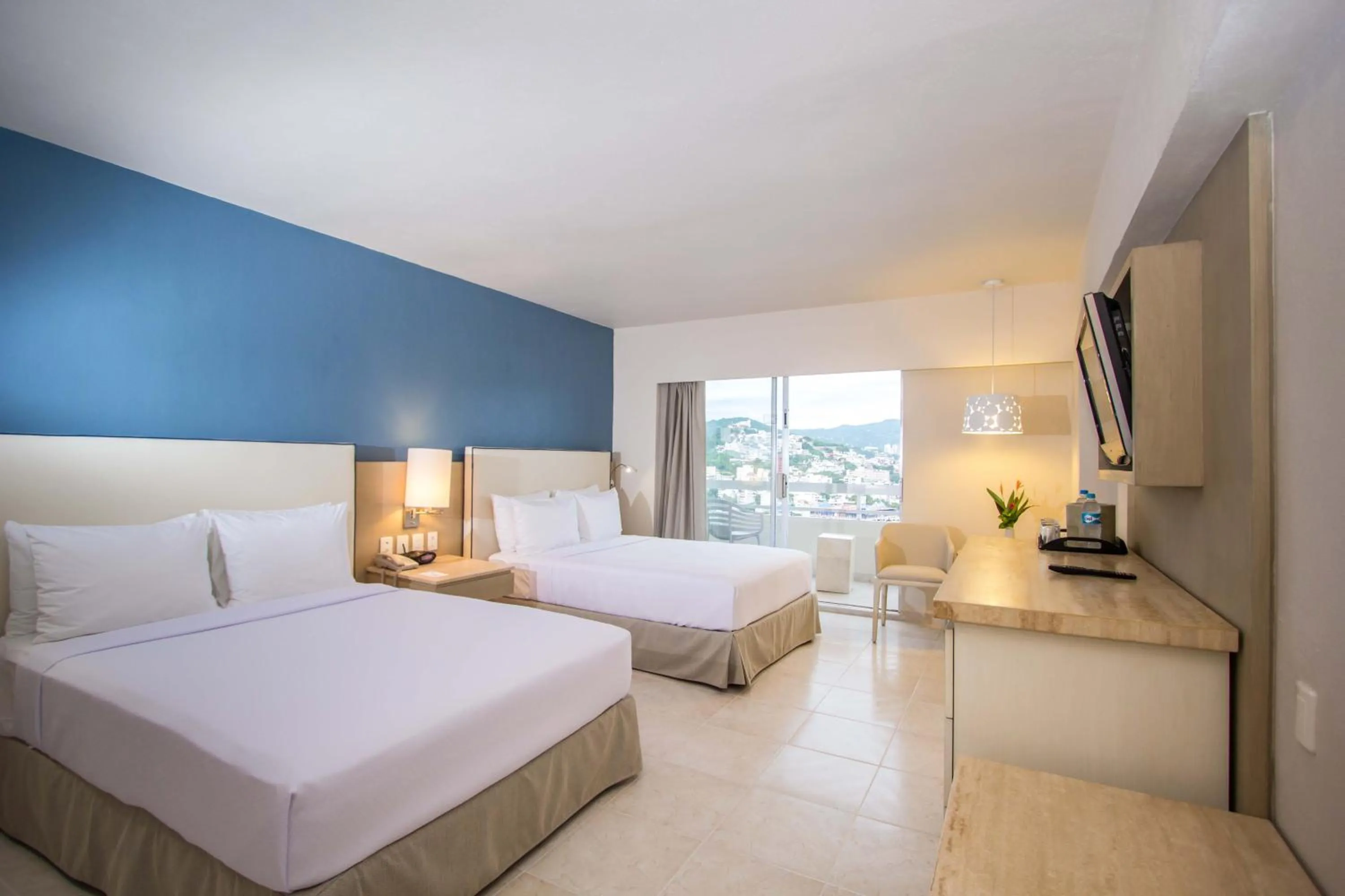 Bed in HS HOTSSON Hotel Acapulco