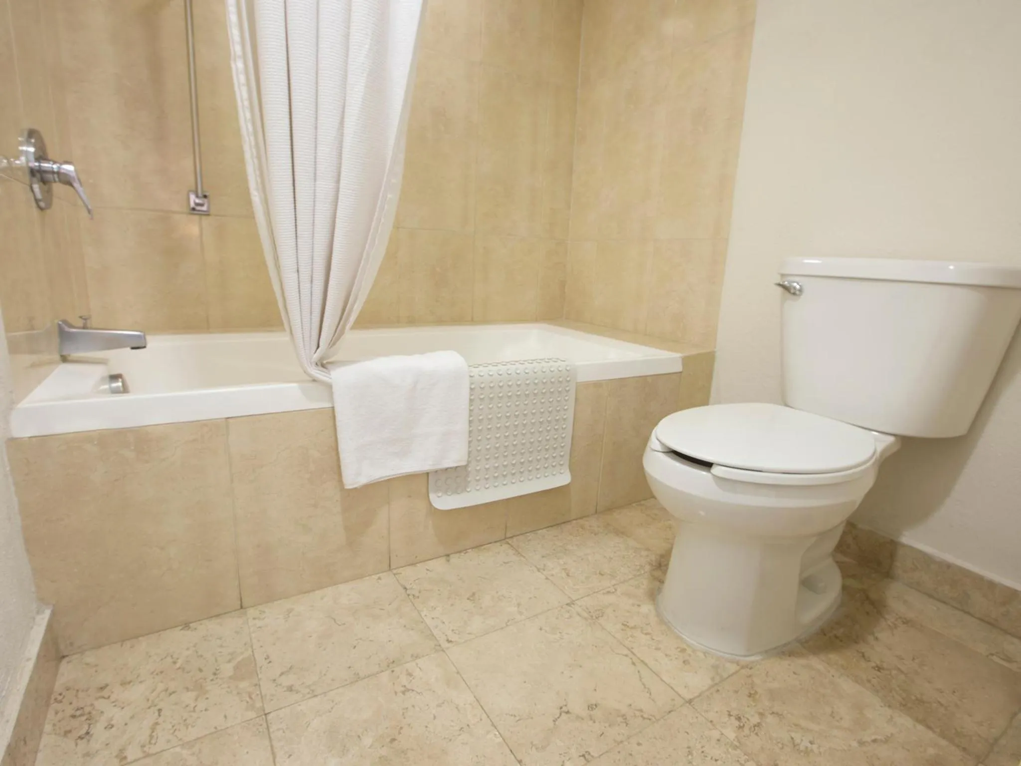 Bathroom in HS HOTSSON Hotel Acapulco