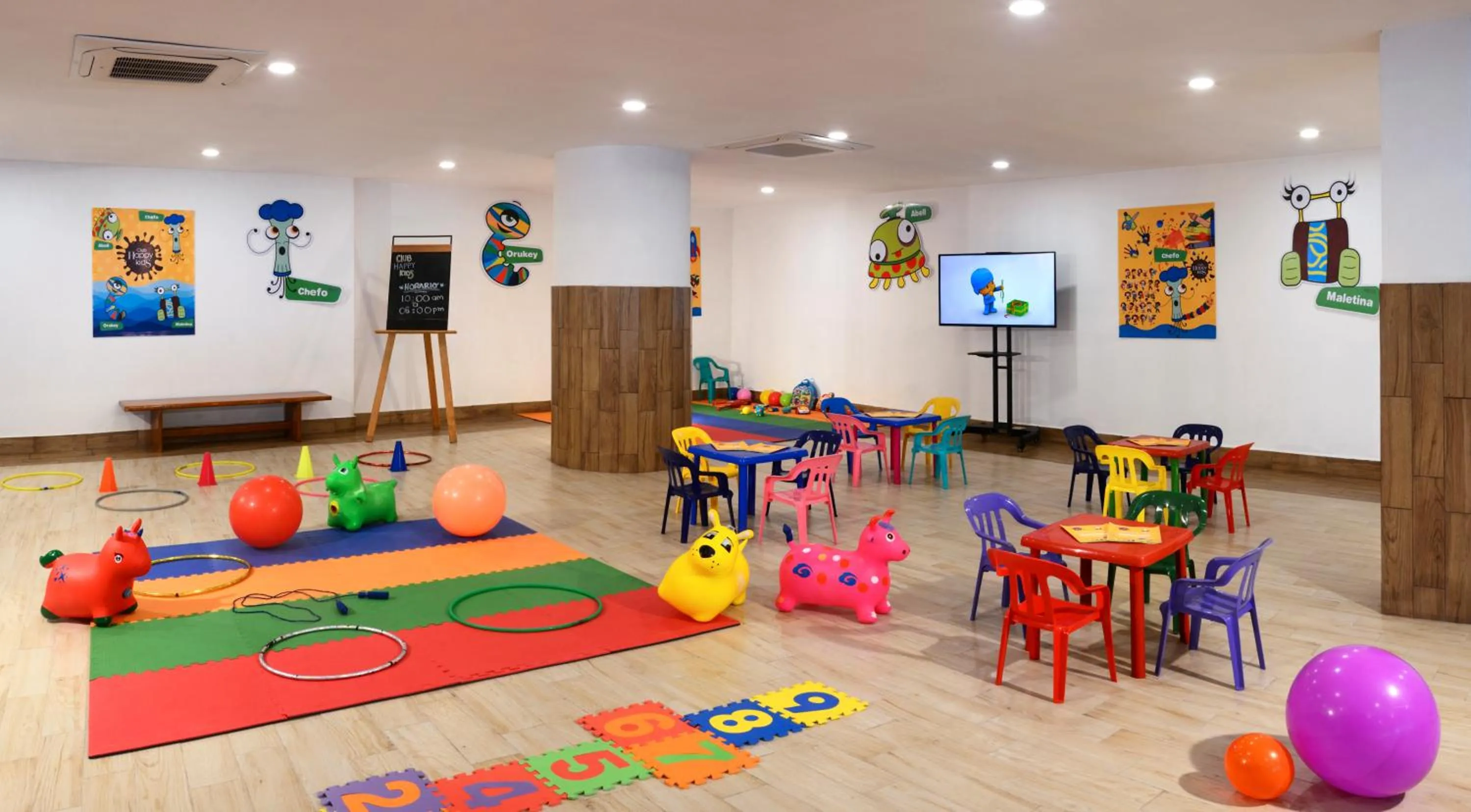 children in HS HOTSSON Hotel Acapulco