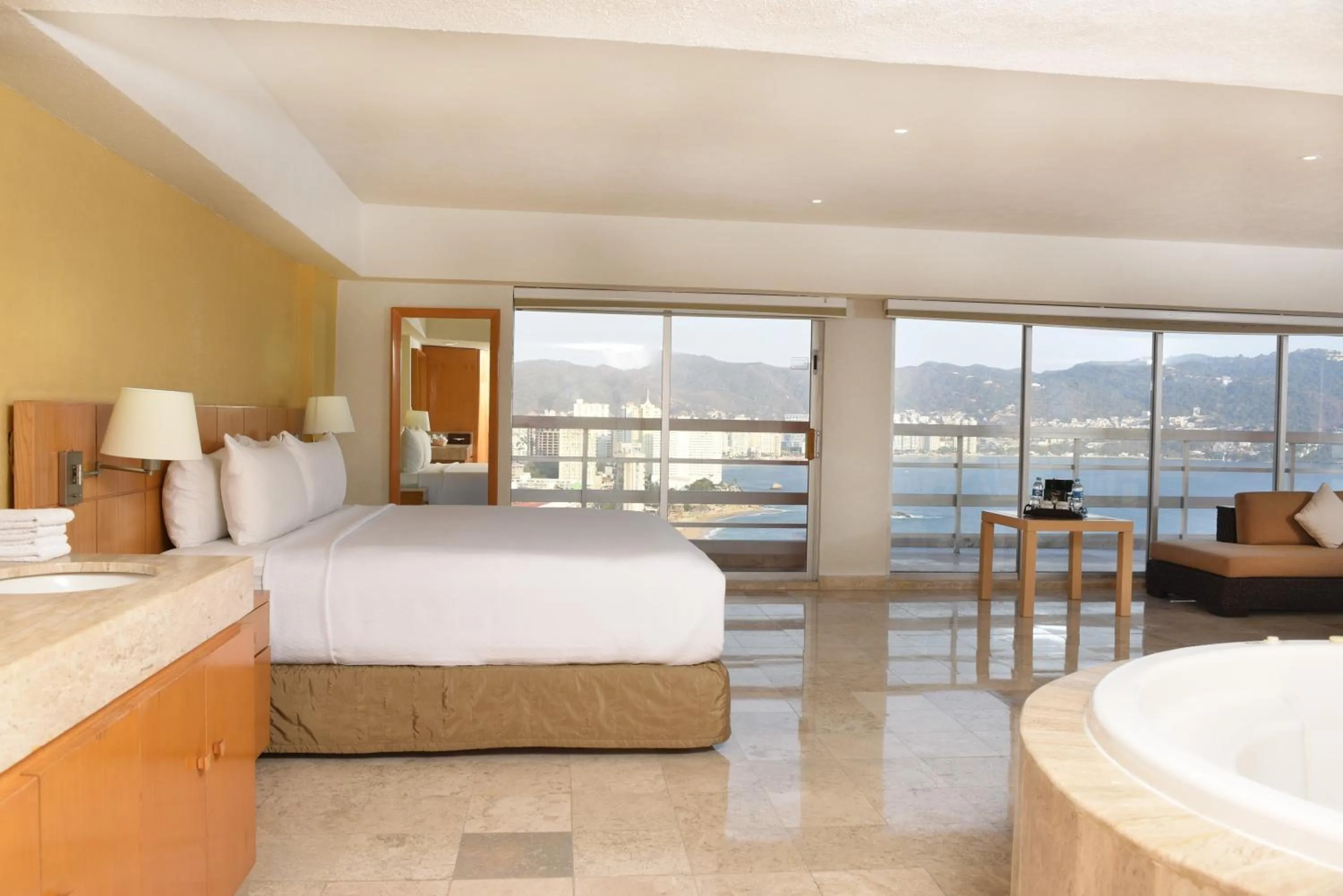 Bed in HS HOTSSON Hotel Acapulco