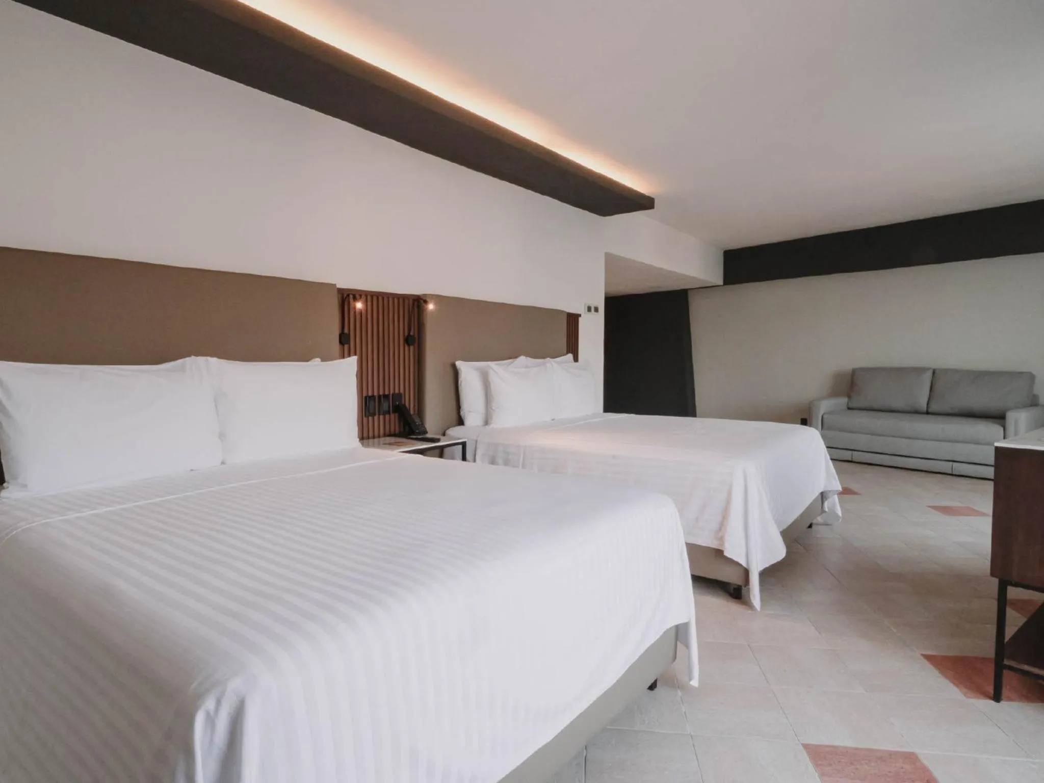 Bed in HS HOTSSON Hotel Acapulco