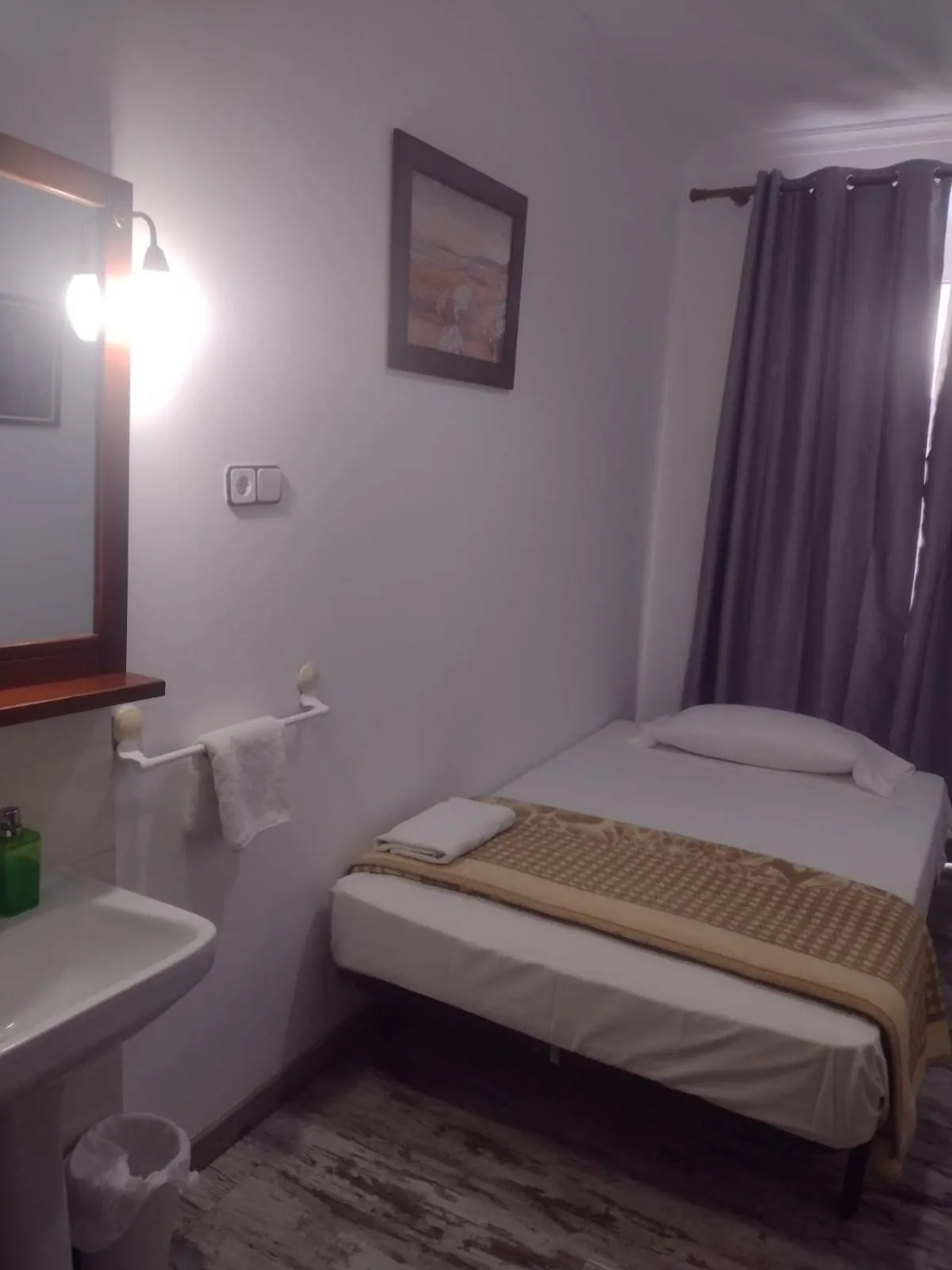 Photo of the whole room, Bed in Pensión San Isidro