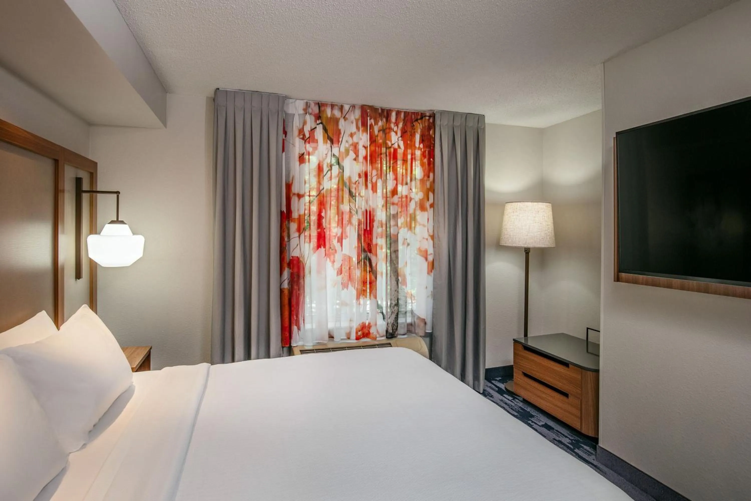 Bedroom, Bed in Fairfield Inn & Suites by Marriott Brunswick Freeport
