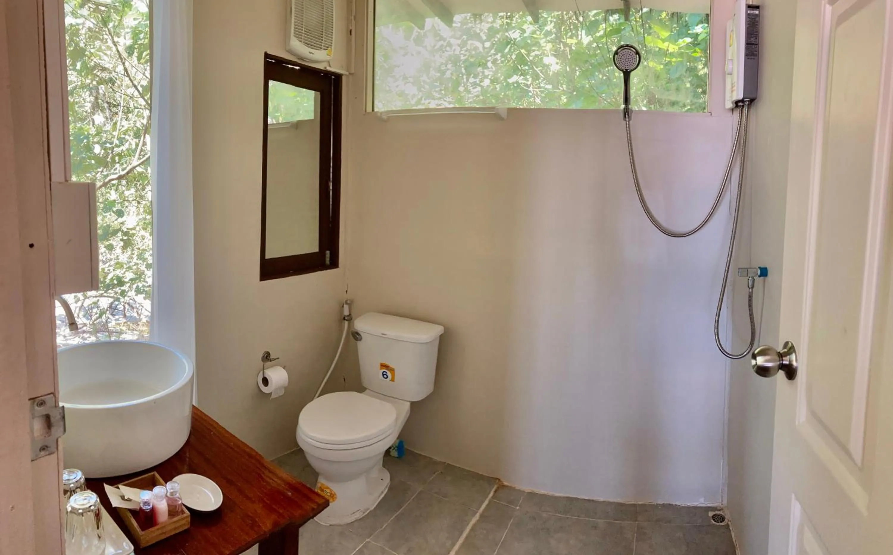 Shower in La Ong Lay