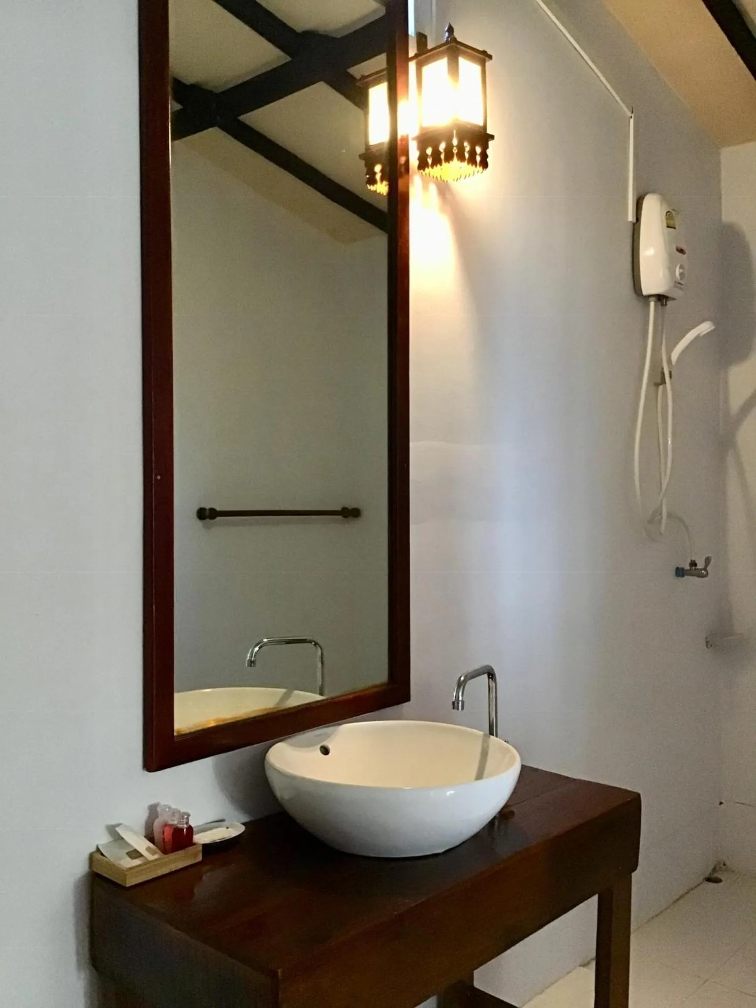 Shower in La Ong Lay