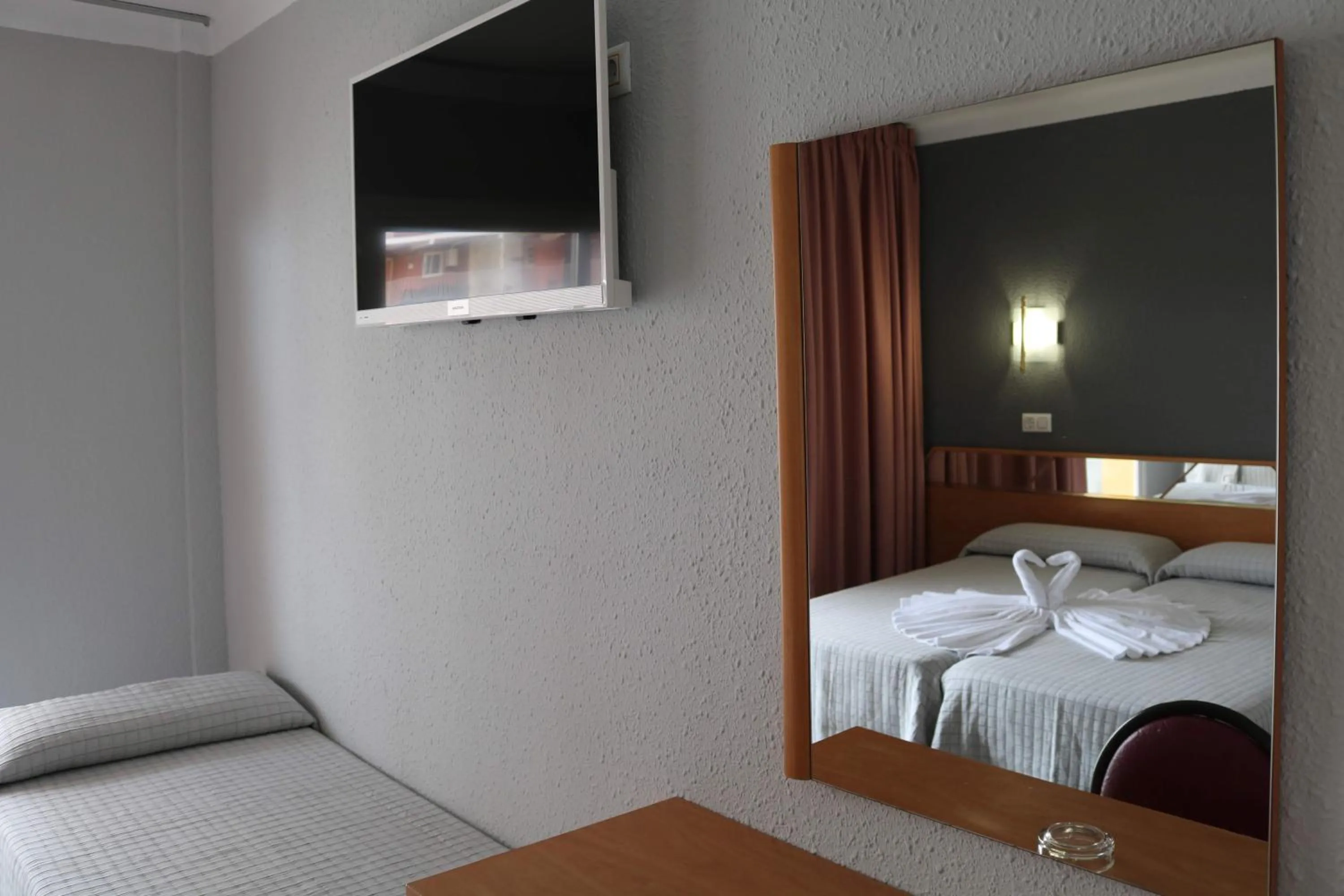 TV and multimedia, Bed in Hotel Reymar Playa