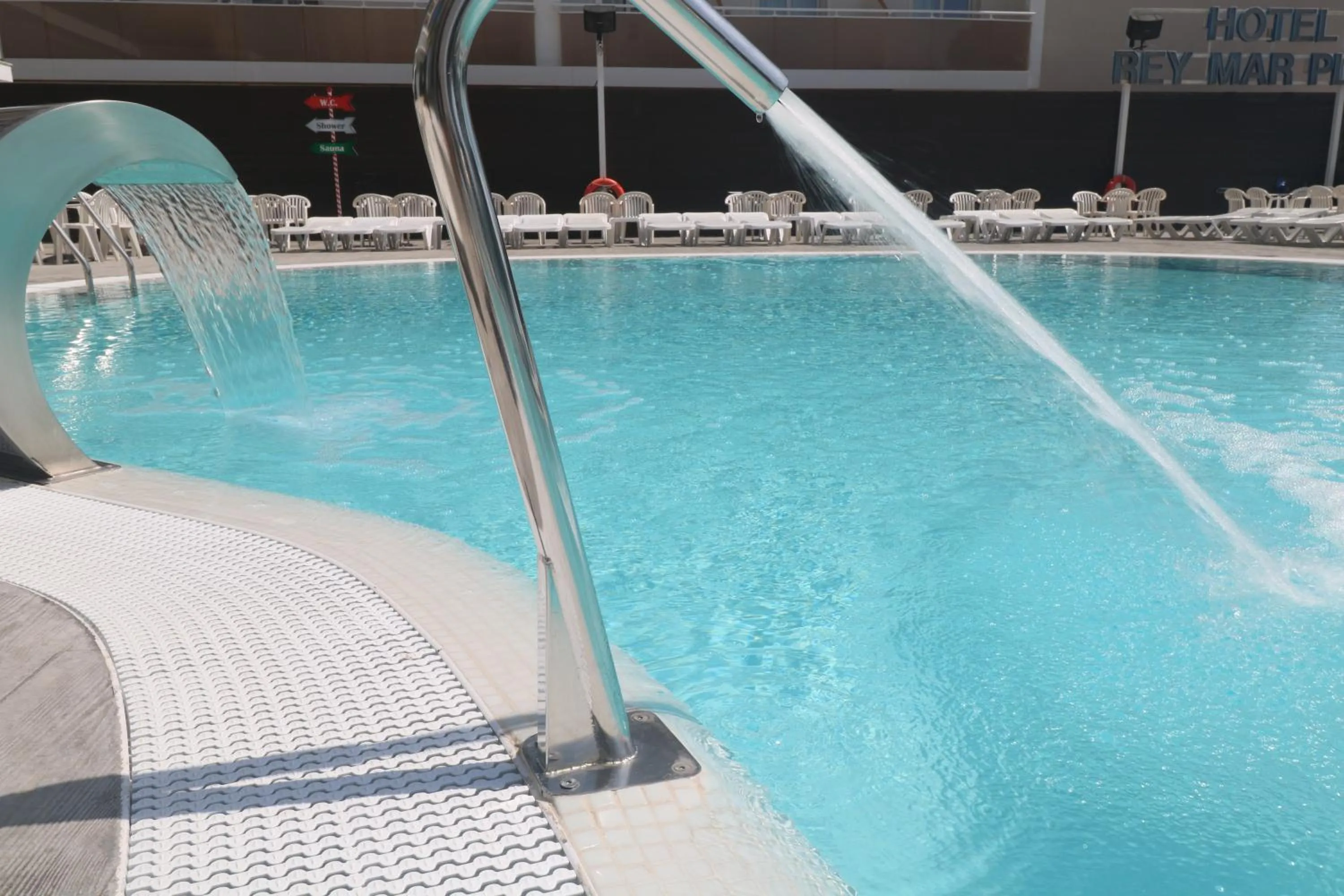 Swimming pool in Hotel Reymar Playa