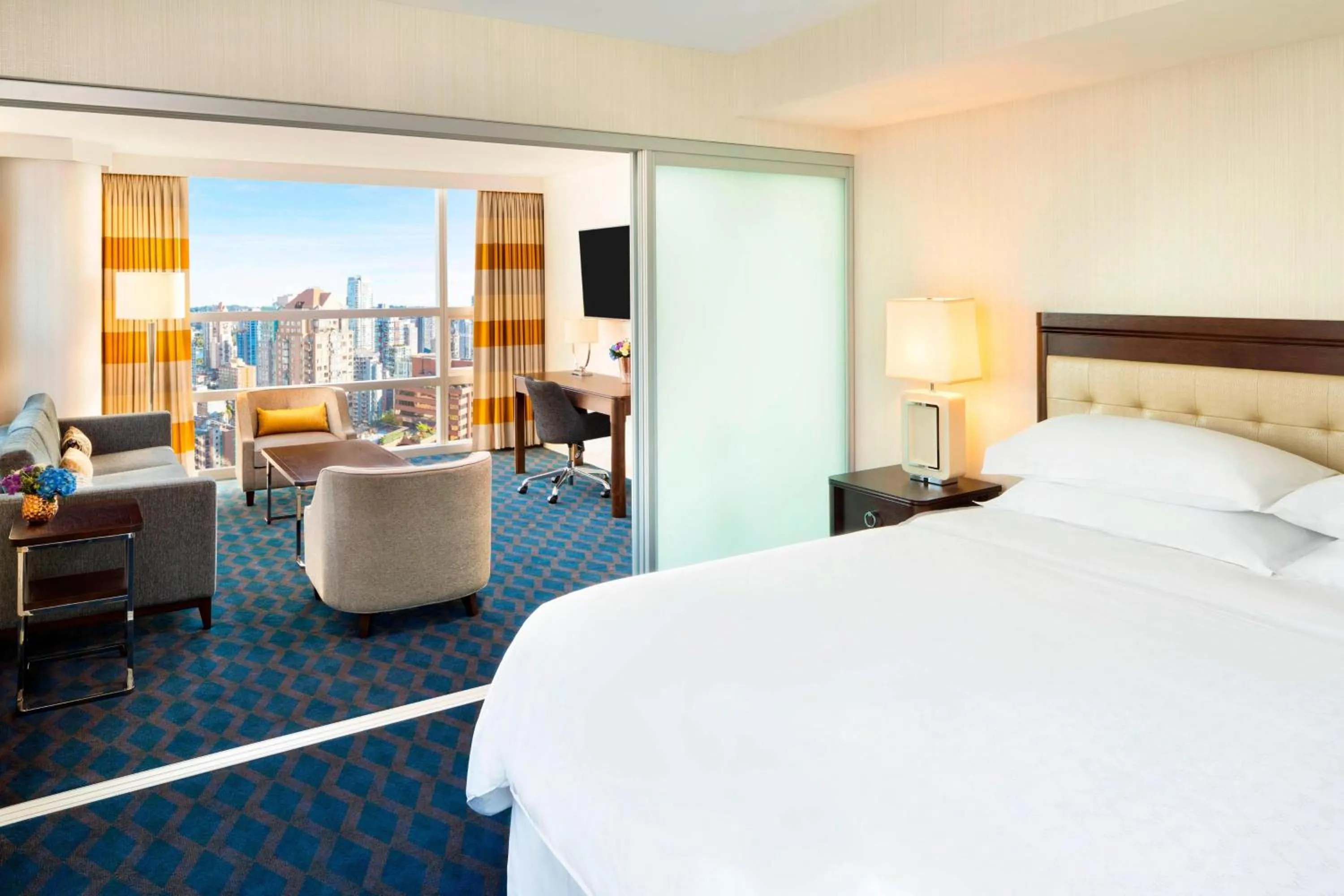 Bedroom, Bed in Sheraton Vancouver Wall Centre