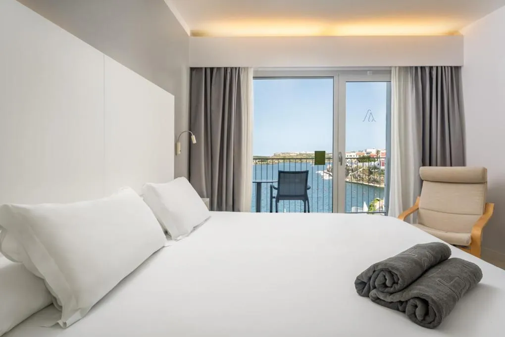 Photo of the whole room, Bed in ARTIEM Carlos - Adults Only