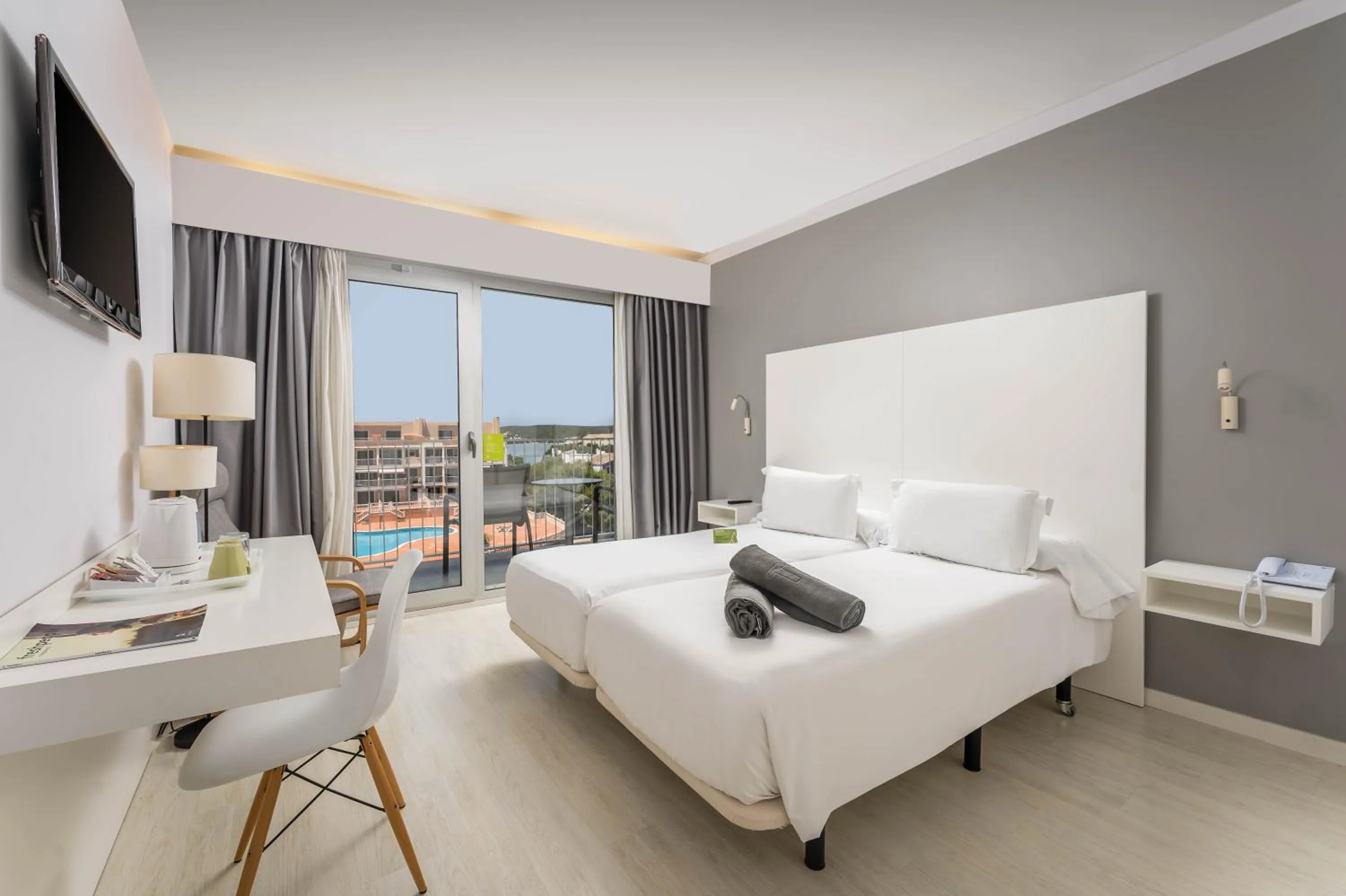 Bedroom, Bed in ARTIEM Carlos - Adults Only