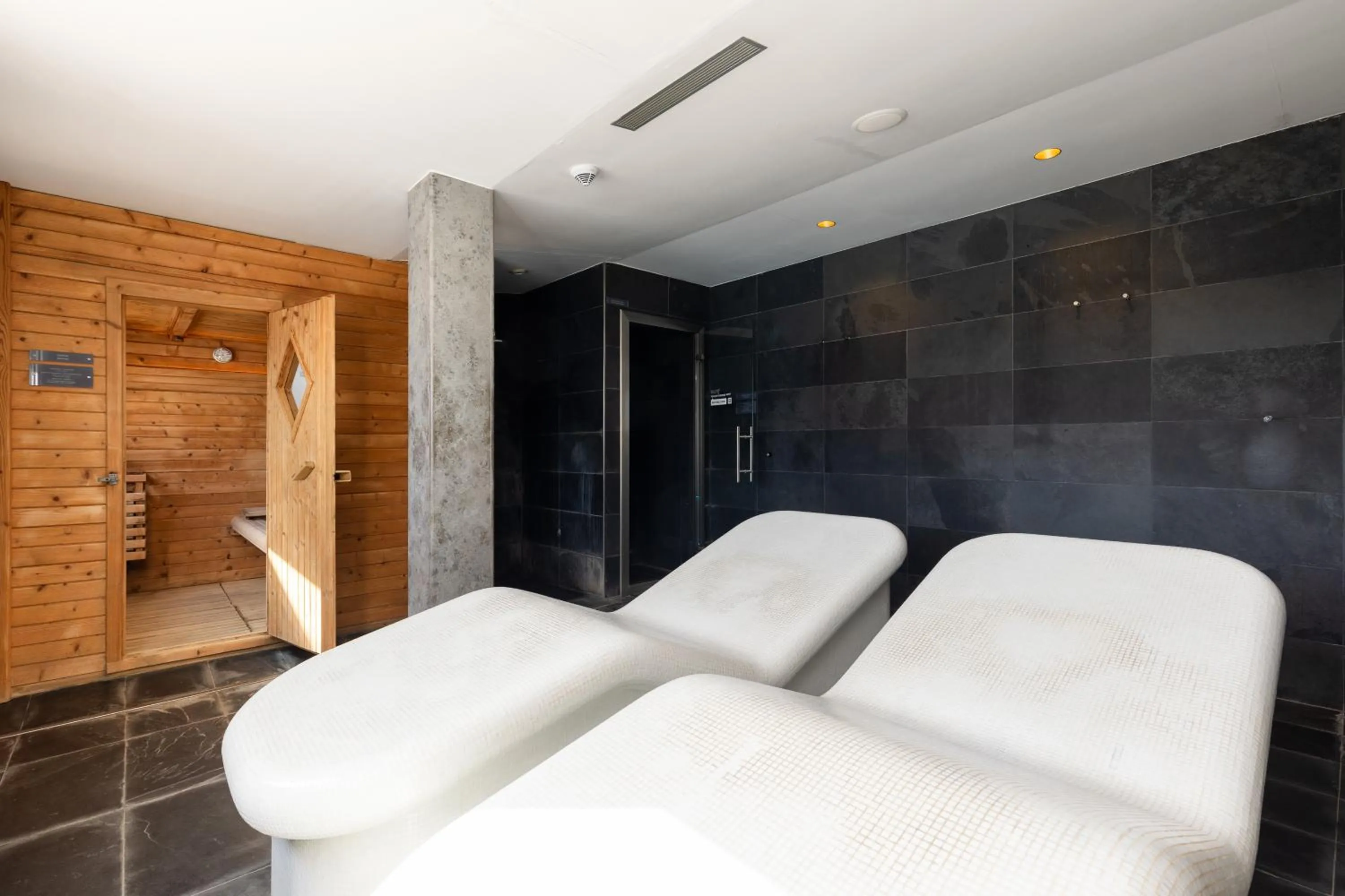 Spa and wellness centre/facilities in ARTIEM Carlos - Adults Only