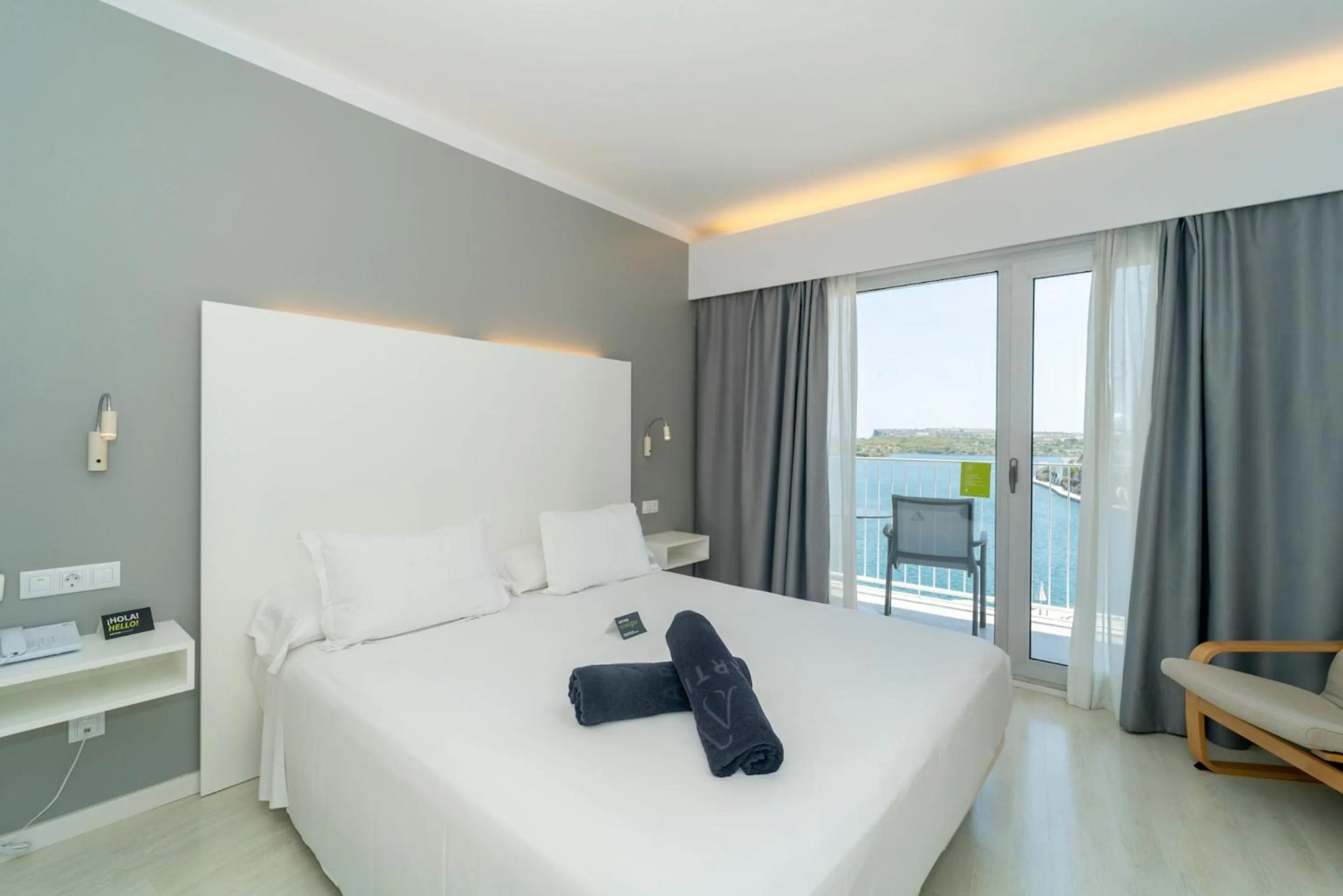 Bedroom, Bed in ARTIEM Carlos - Adults Only