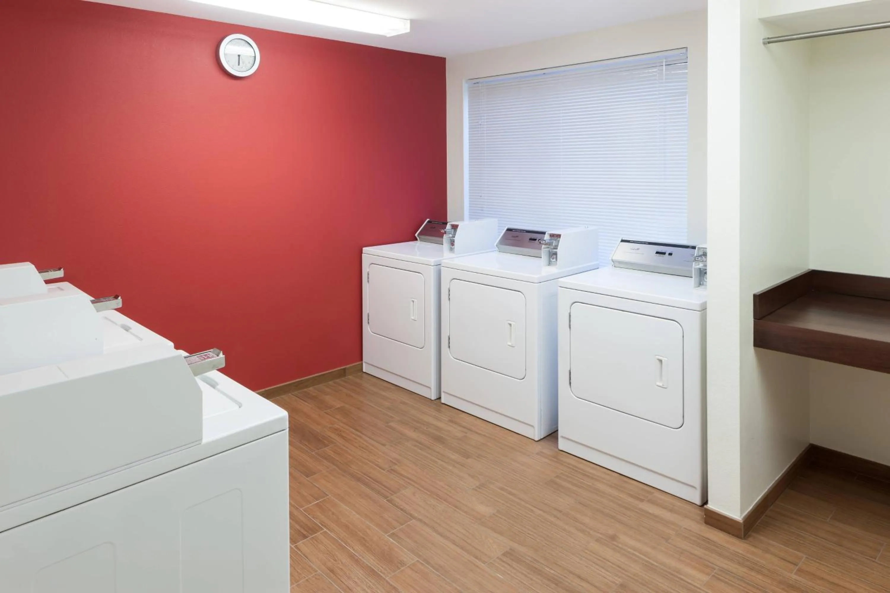 laundry in TownePlace Suites by Marriott Little Rock West