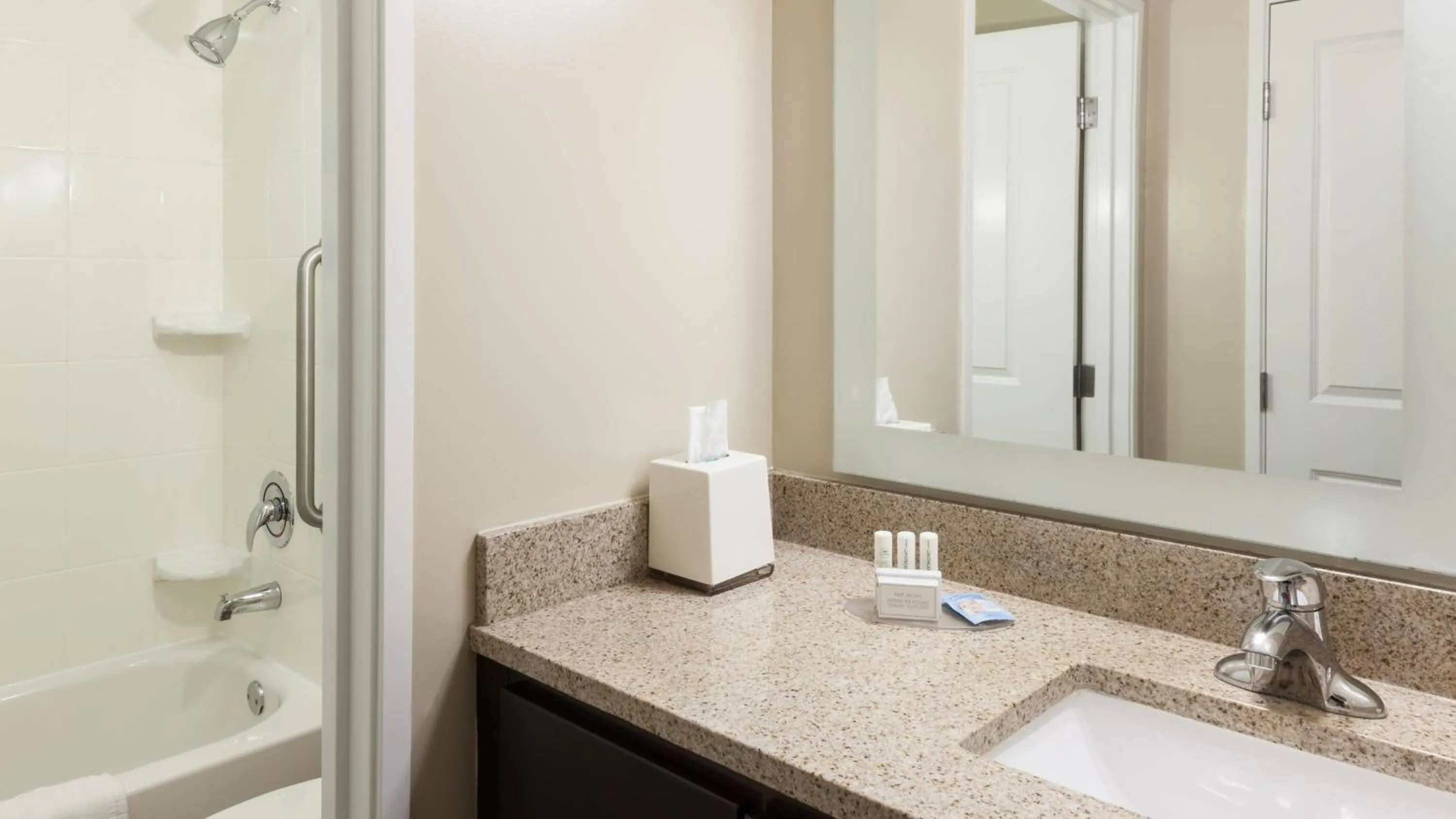 Bathroom in TownePlace Suites by Marriott Little Rock West