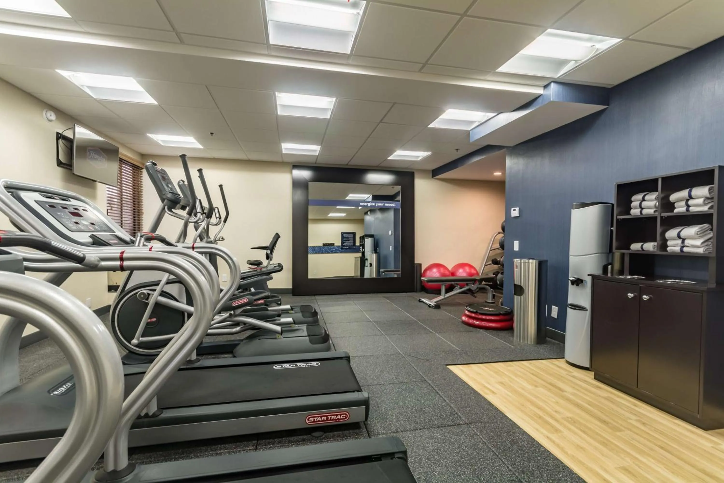 Fitness centre/facilities in Hampton Inn Winchester-University/ Mall