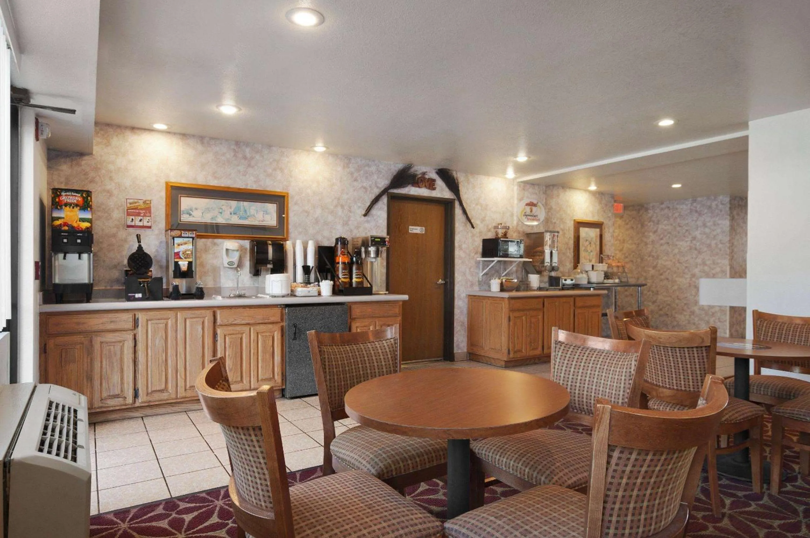 Breakfast in Super 8 by Wyndham Austin North/University Area