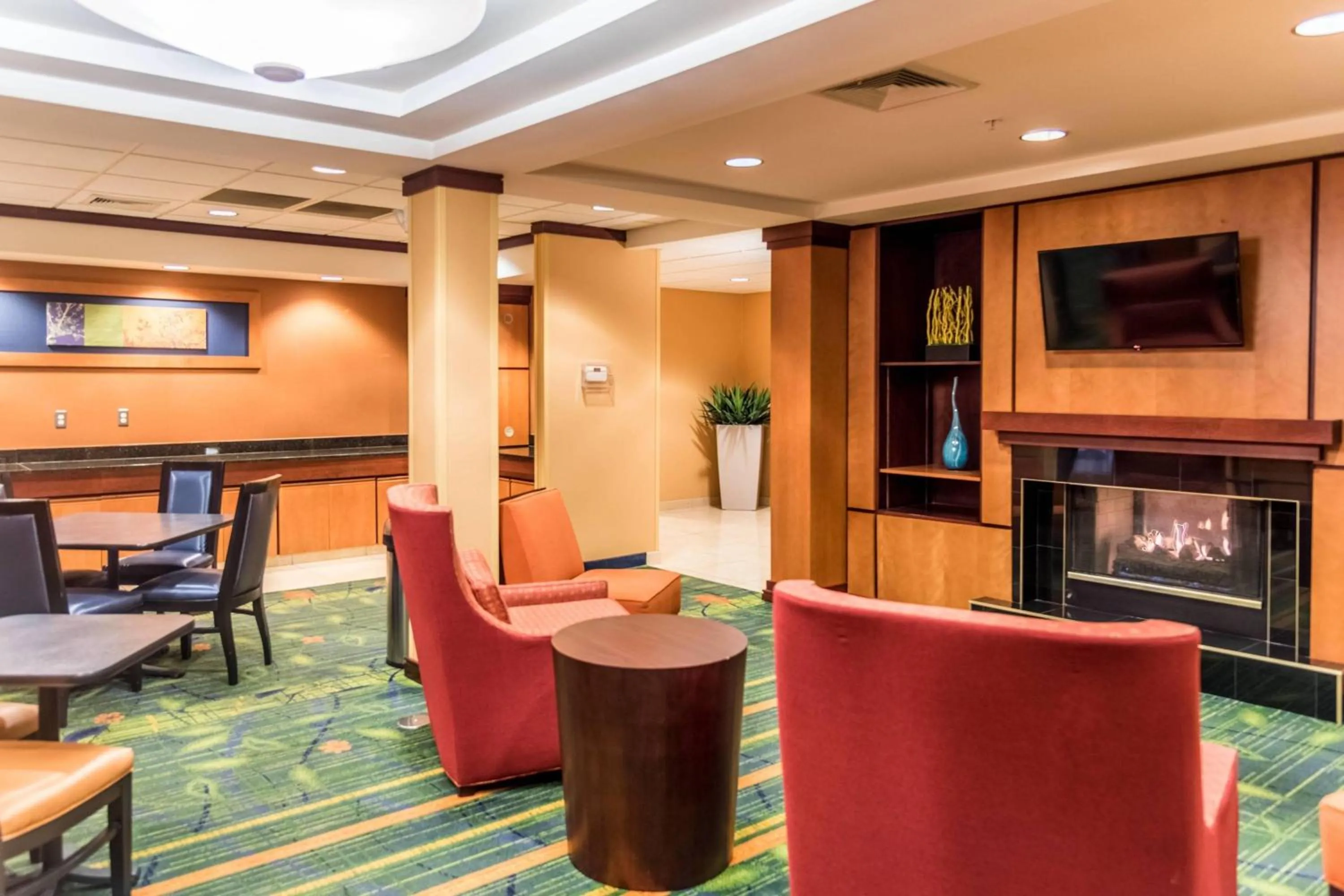 Lobby or reception in Fairfield Inn & Suites by Marriott Muskegon Norton Shores