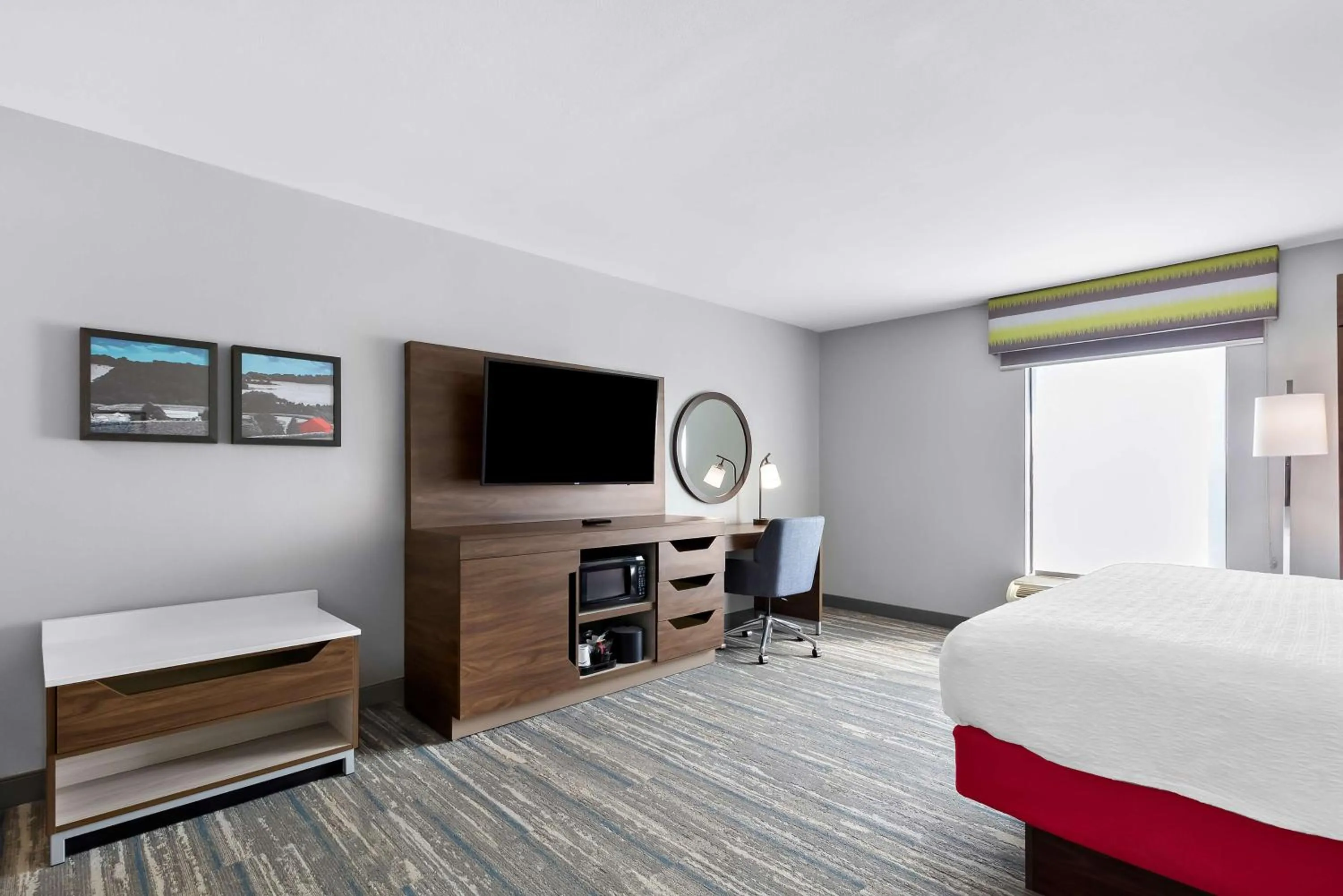 Bedroom, Bed in Hampton Inn Washington