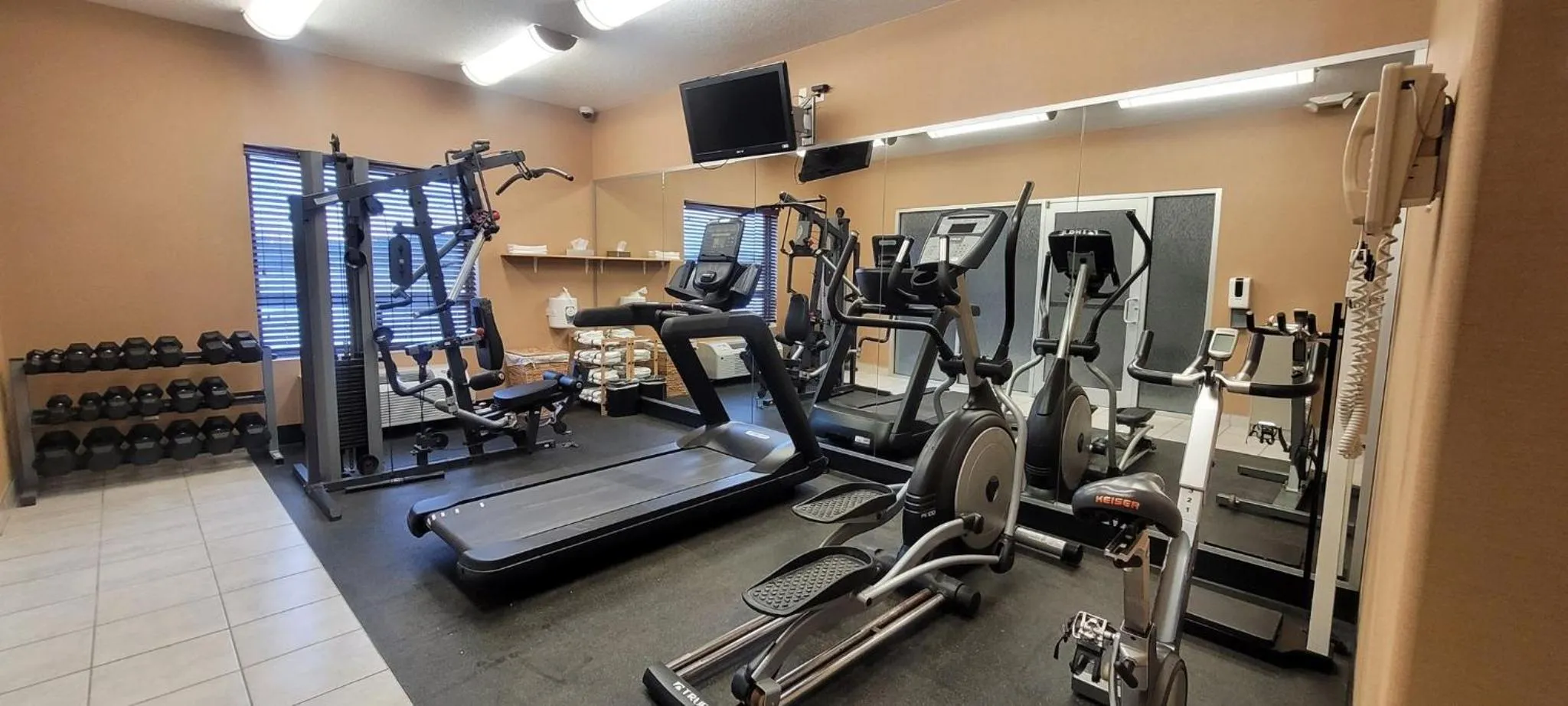Fitness centre/facilities in Holiday Inn Express & Suites Whitecourt by IHG