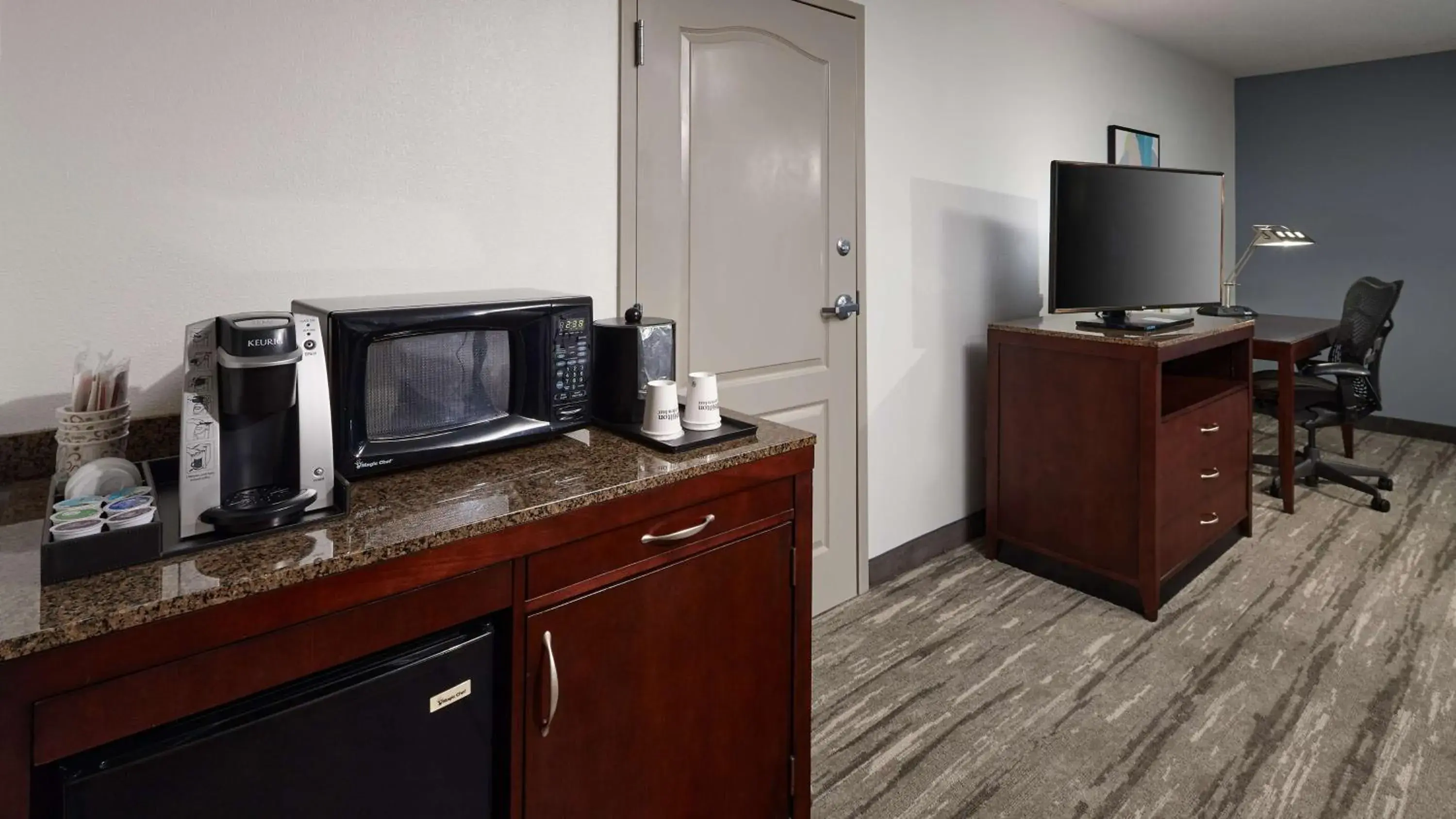 Premium King Room with Bath Tub - Mobility Access in Hilton Garden Inn Merrillville Premium King Room with Bath Tub - Mobility Access in Hilton Garden Inn Merrillville