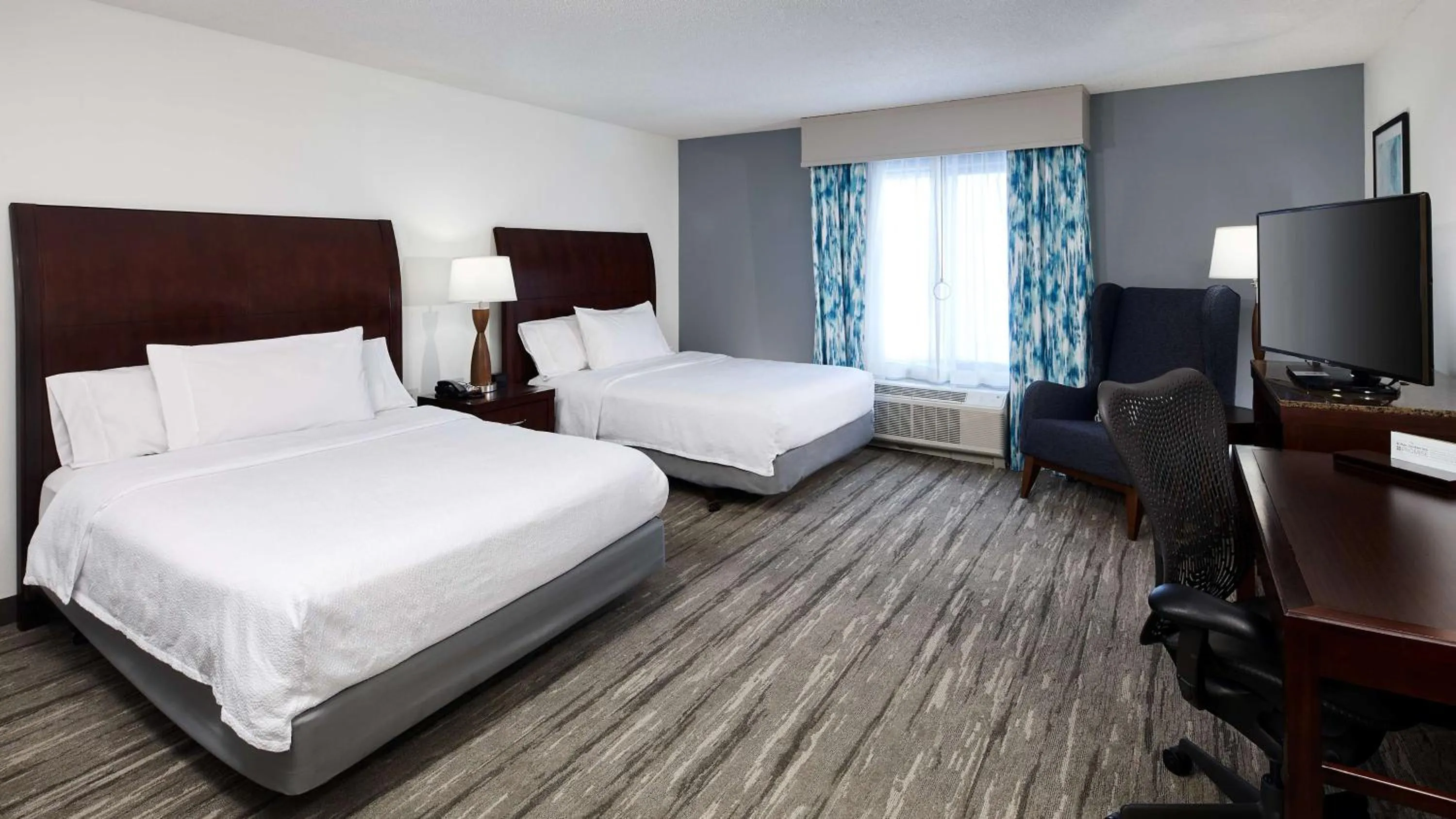 Bed in Hilton Garden Inn Merrillville
