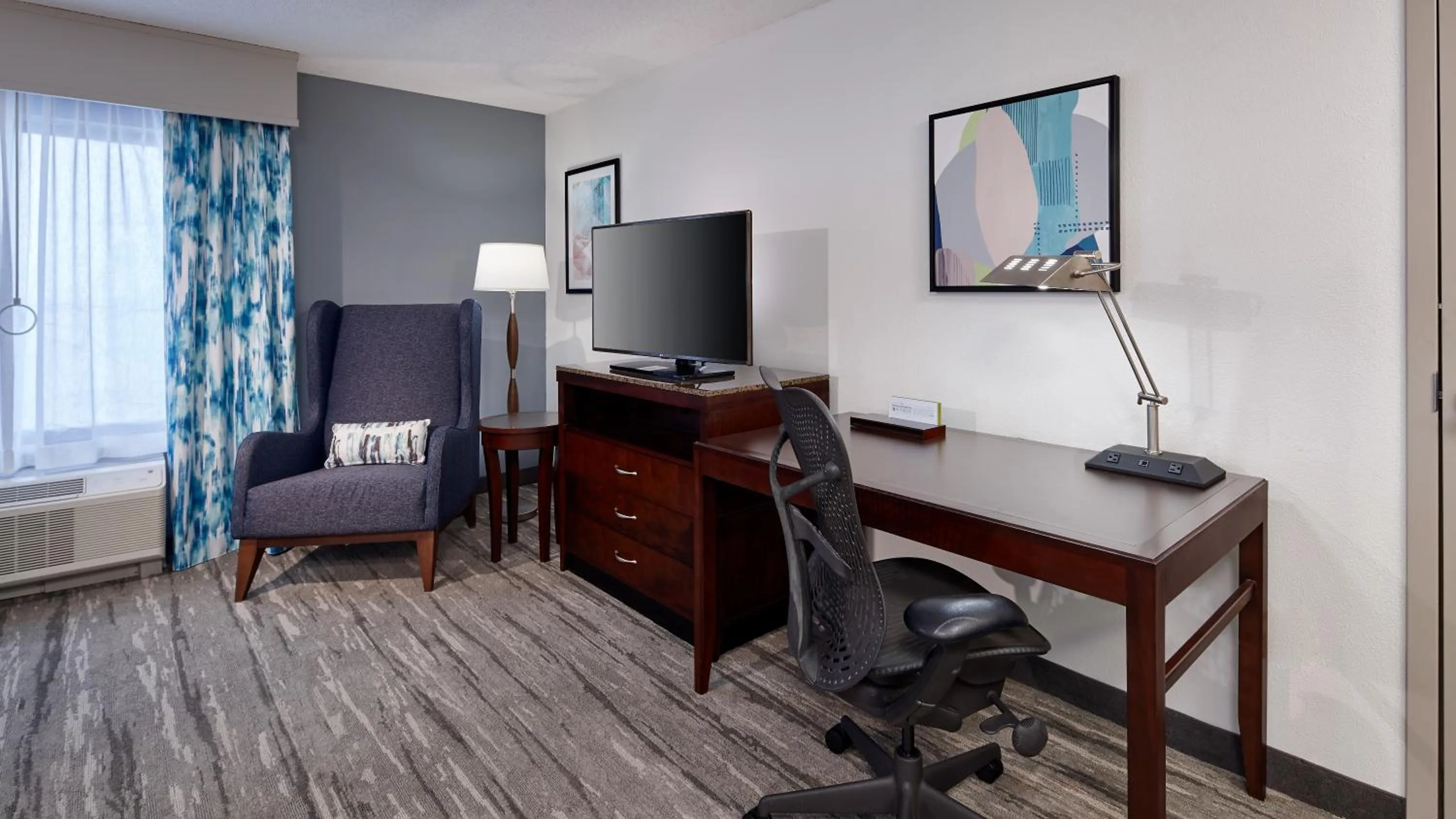 Bedroom in Hilton Garden Inn Merrillville