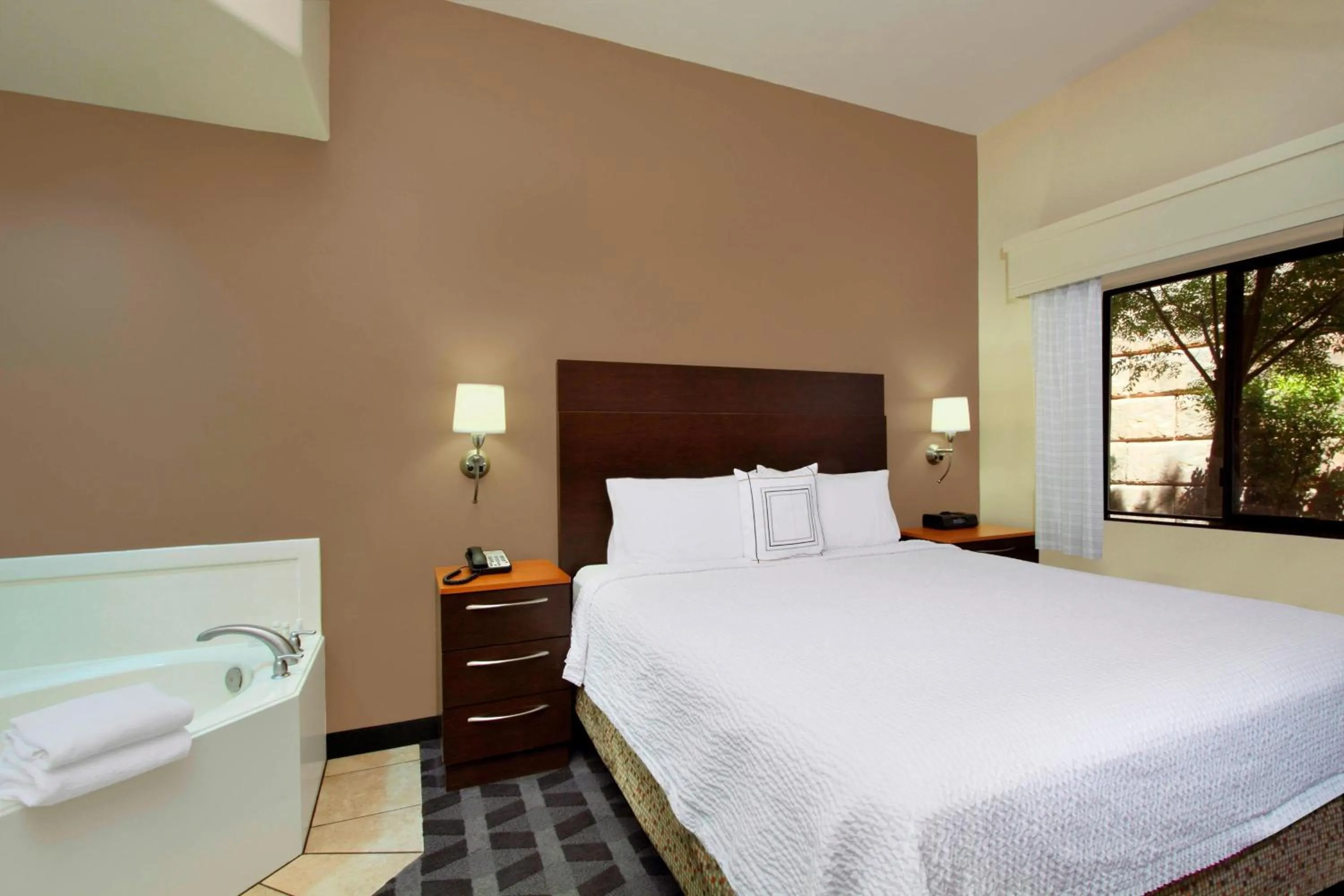 Bedroom, Bed in TownePlace Suites St. George