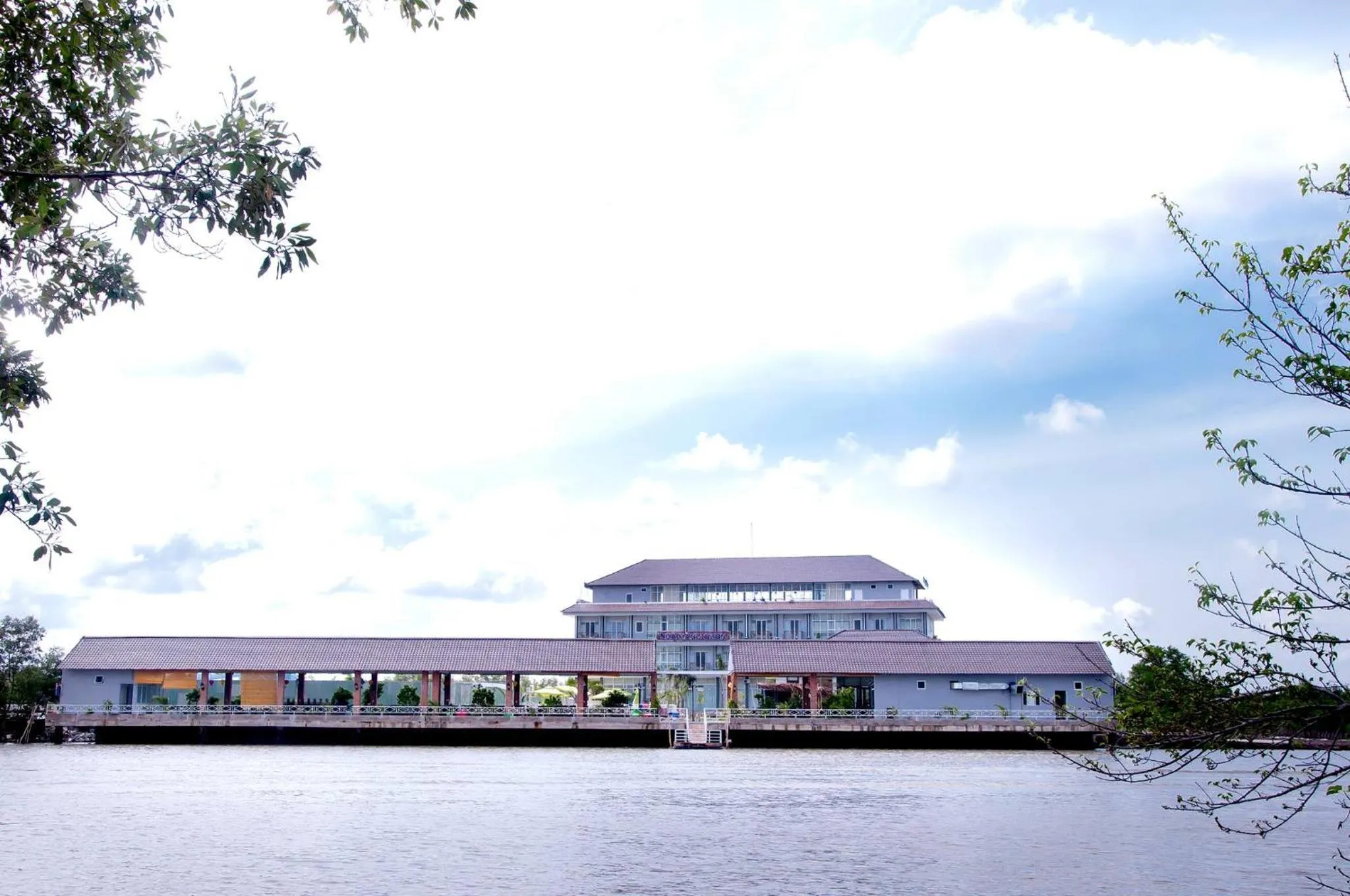 Property building in Ozon Hotel